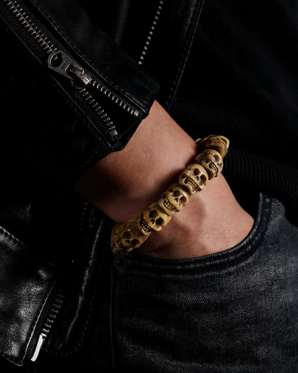 Pulsera de calavera de hueso de yak burdeos oscuro-10