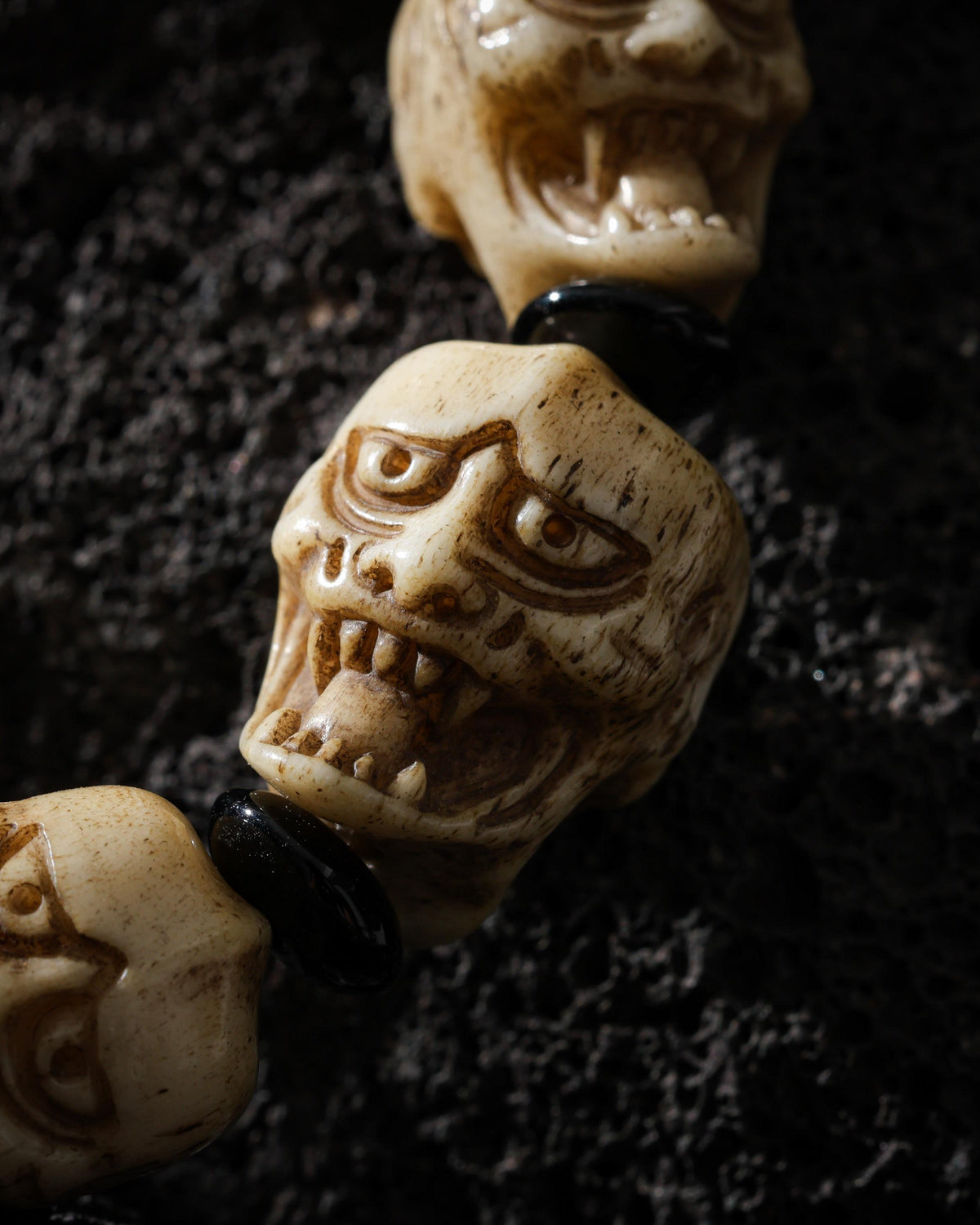 Bone Double-Sided Skull Bracelet-5