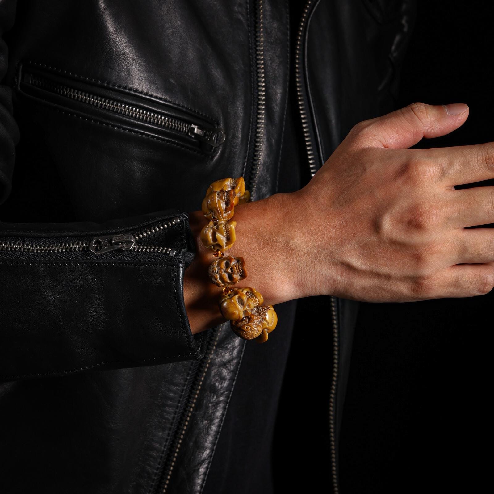 AURA DEER Chitipati Skull Yak Bone Bracelet Hand-Carved 13 Beads 23mm