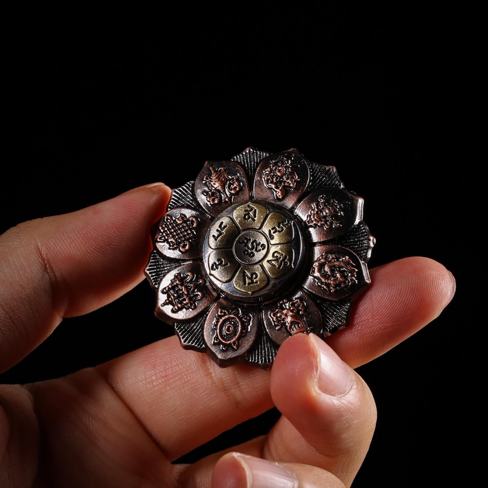 AURA DEER Finger Spinner Brass Lotus Wheel Eight Auspicious Symbols EDC Handheld Talisman