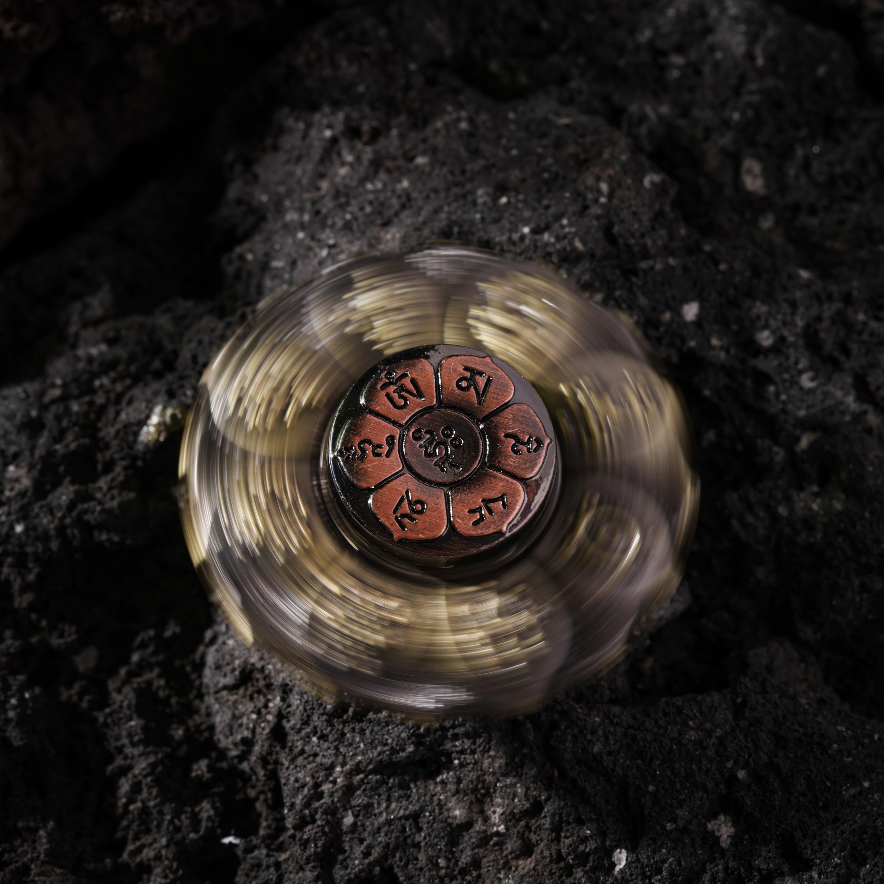 AURA DEER Finger Spinner Brass Lotus Wheel Eight Auspicious Symbols EDC Handheld Talisman