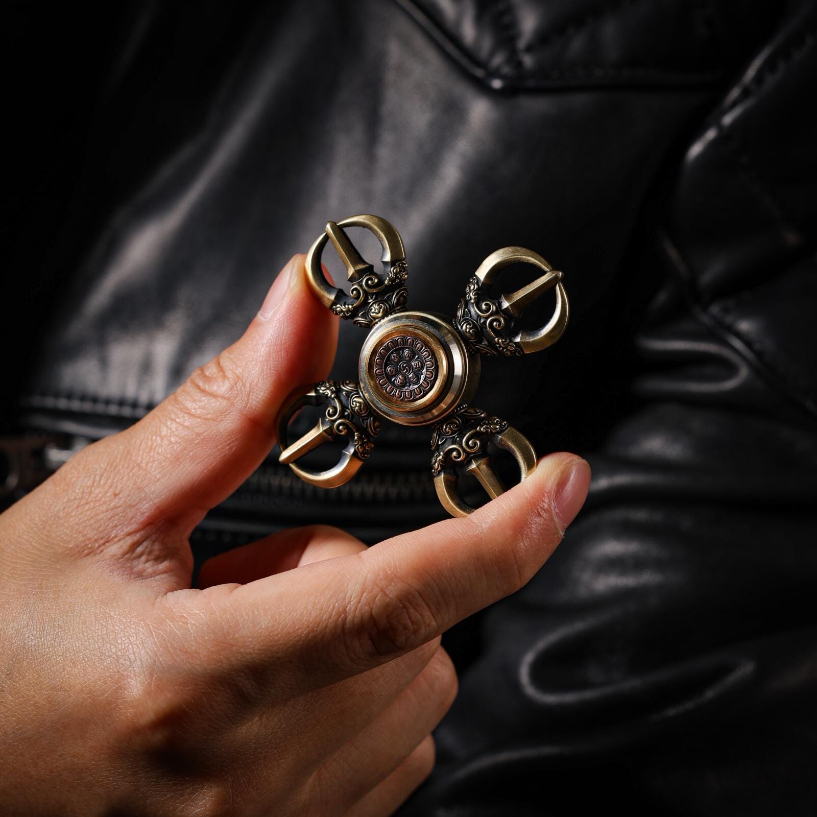 AURA DEER Finger Spinner Tibetan Vajra Dorje Brass EDC Handheld Talisman