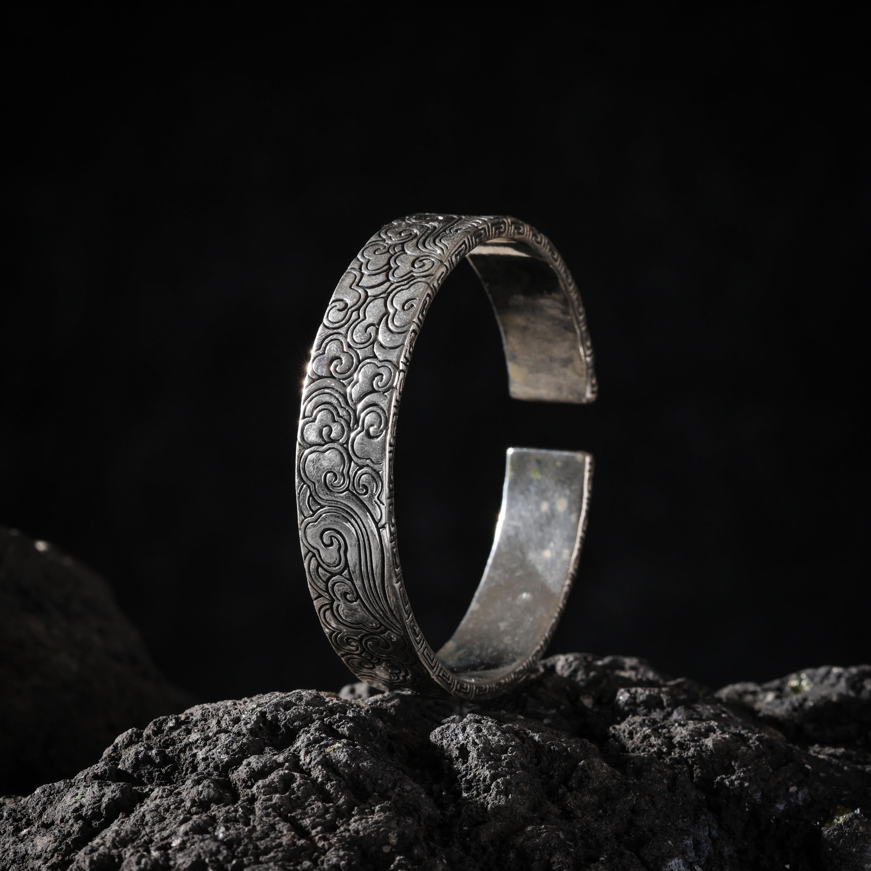 AURA DEER Auspicious Cloud Meander Open Cuff Bracelet