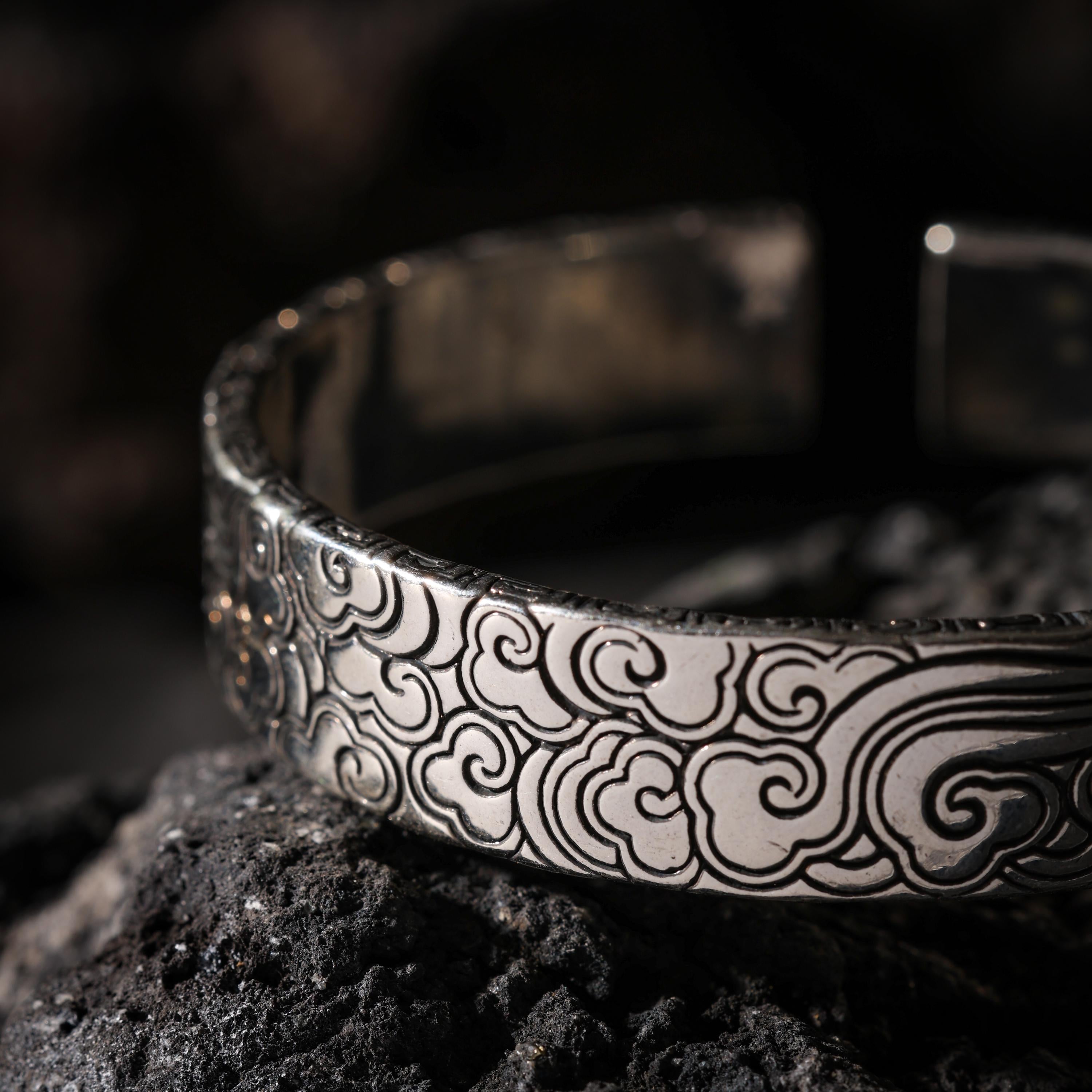 AURA DEER Auspicious Cloud Meander Open Cuff Bracelet