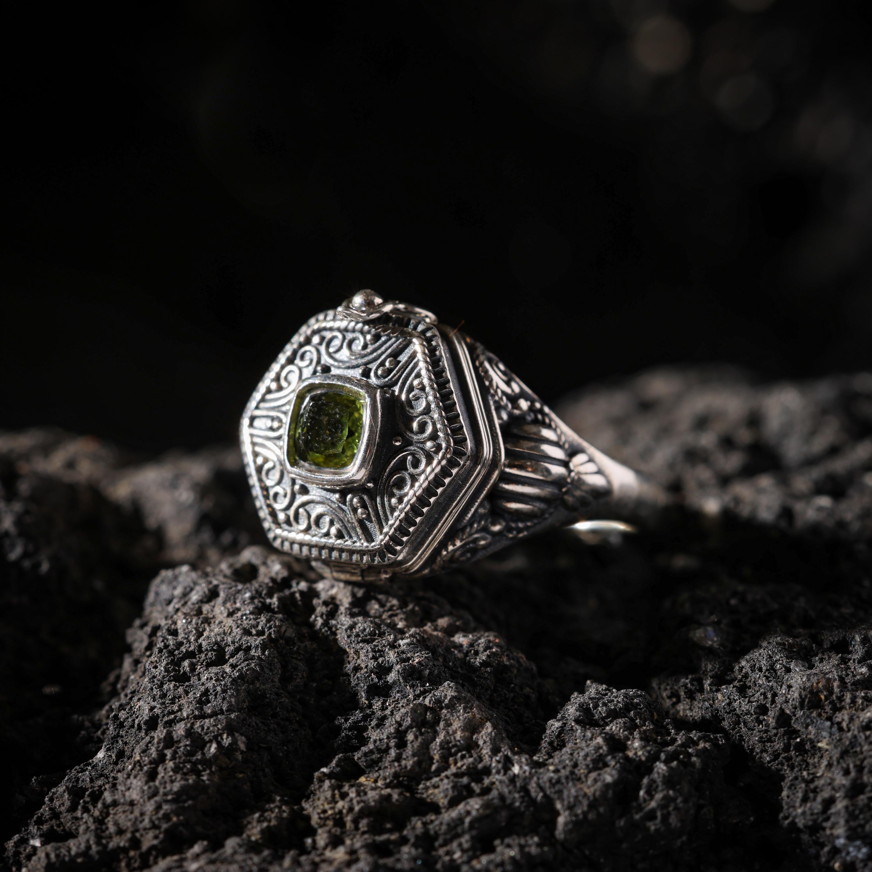 AURA DEER Peridot Gawu Box Ring Sterling Silver Adjustable Locket Ring