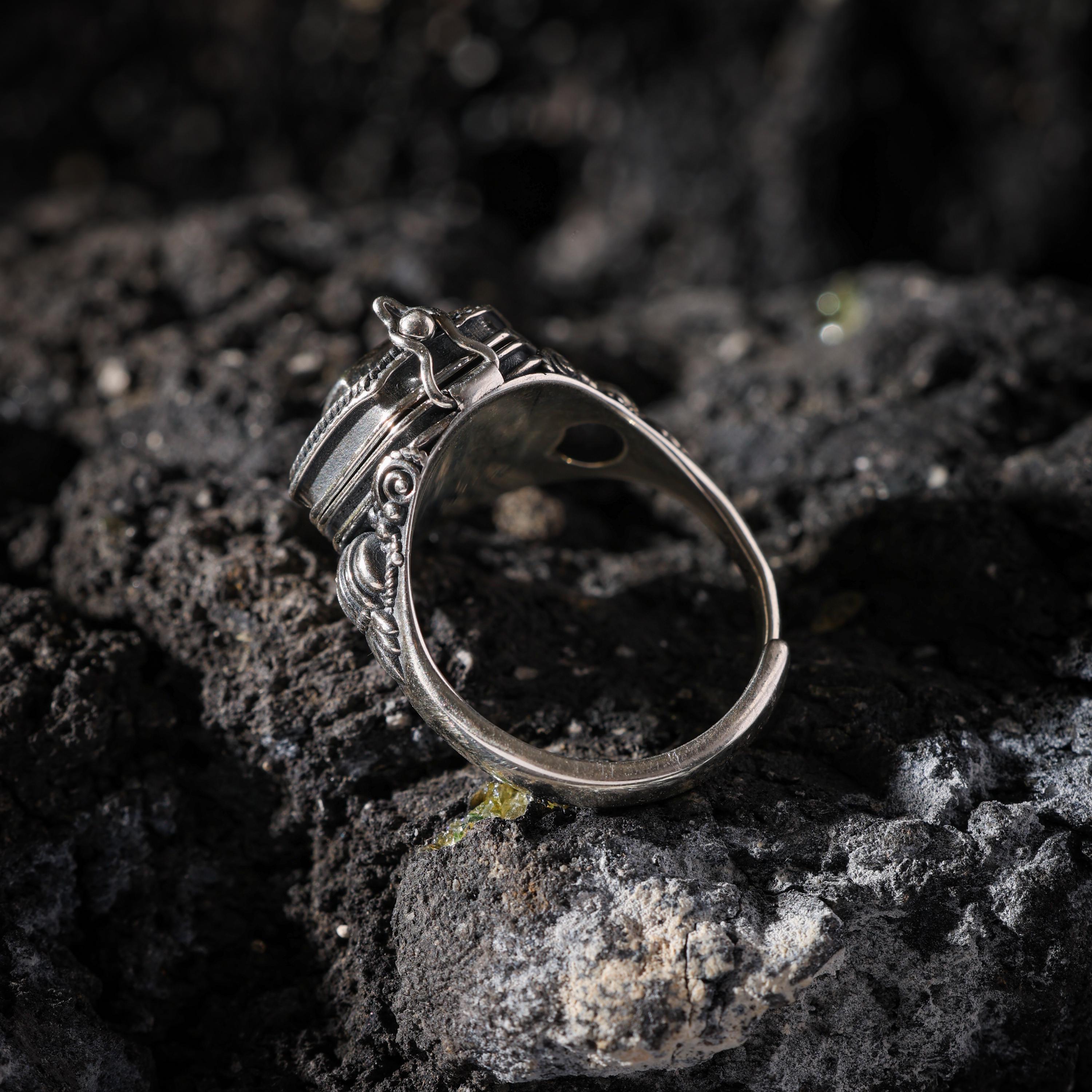 AURA DEER Peridot Gawu Box Ring Sterling Silver Adjustable Locket Ring