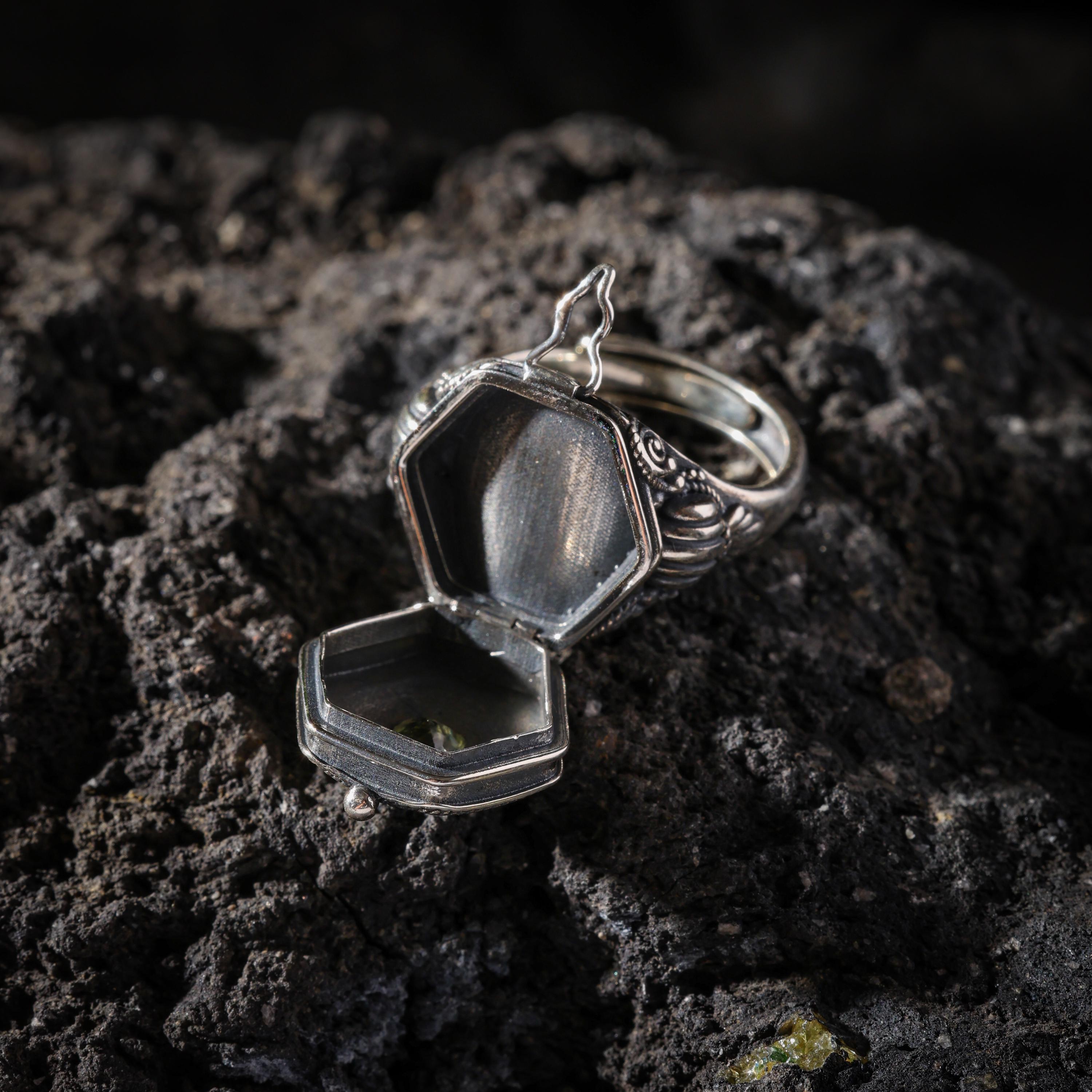 AURA DEER Peridot Gawu Box Ring Sterling Silver Adjustable Locket Ring