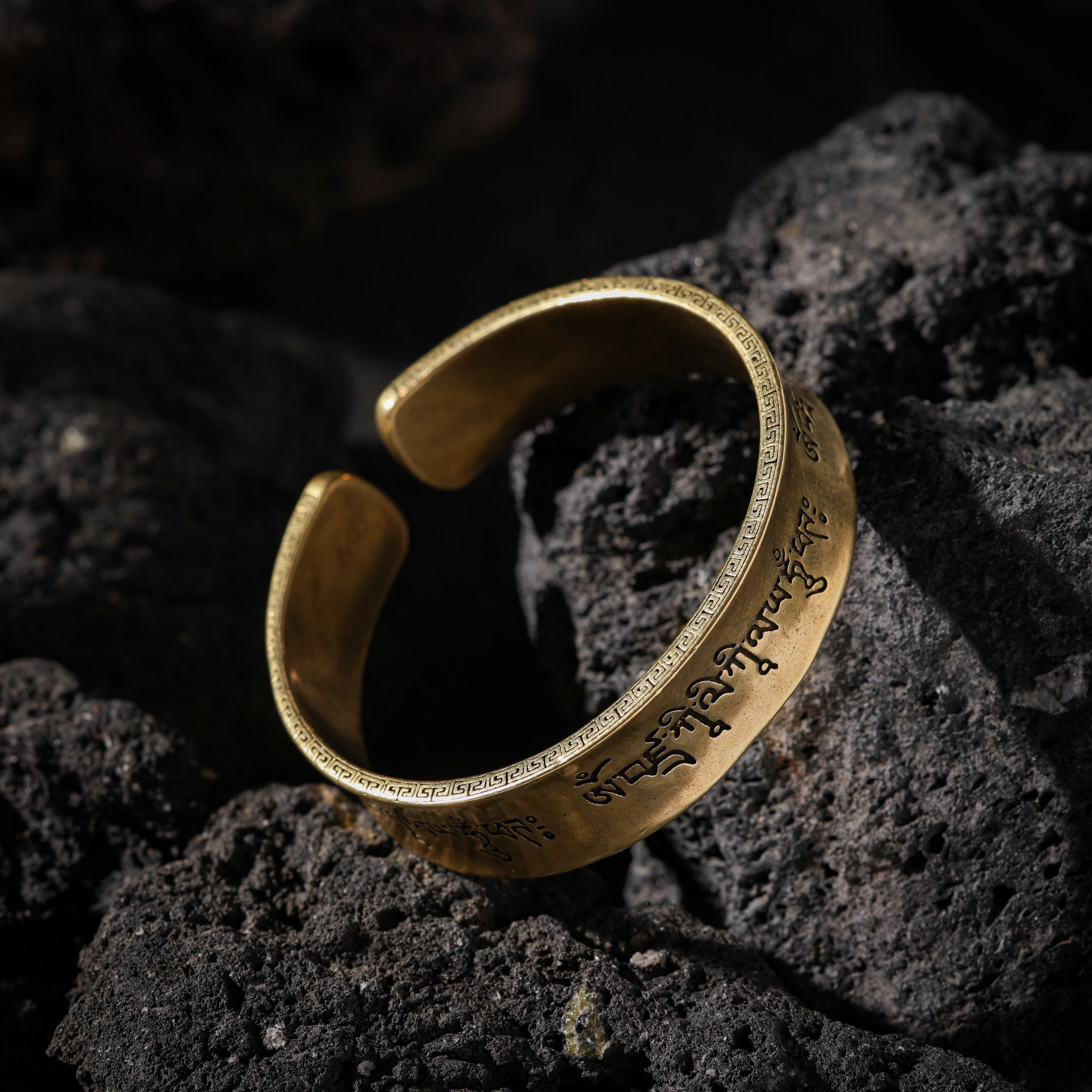 AURA DEER Vajra Mantra Hand-Engraved Tibetan Cuff Bracelet