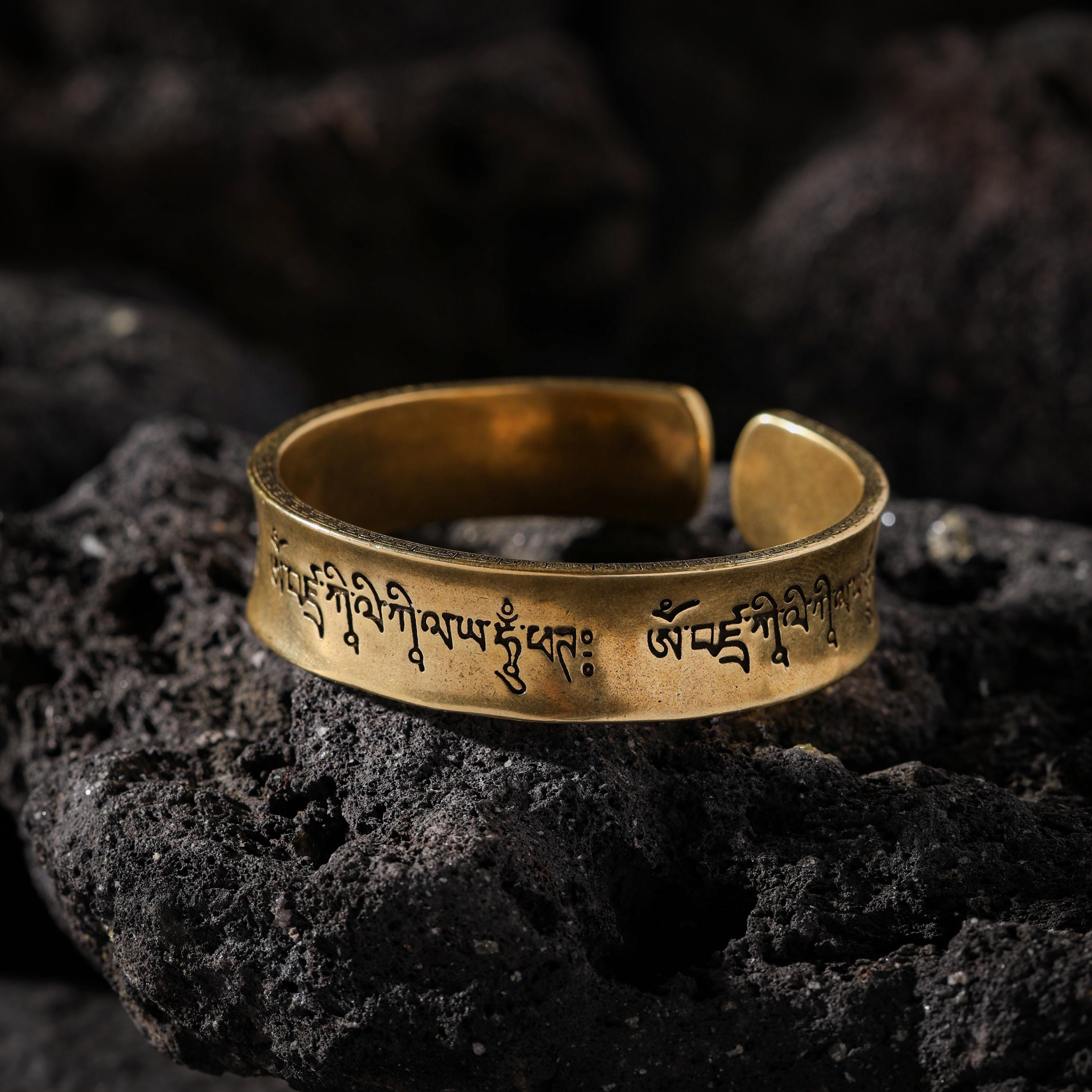 AURA DEER Vajra Mantra Hand-Engraved Tibetan Cuff Bracelet