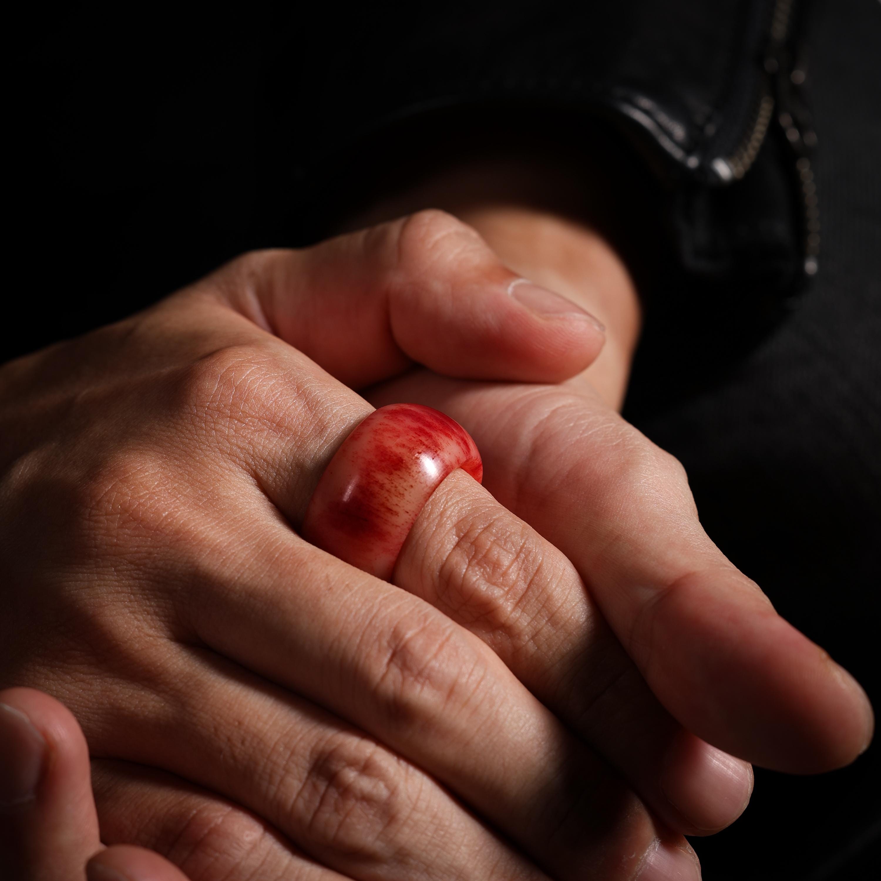 AURA DEER Red-Toned Yak Bone Band Ring