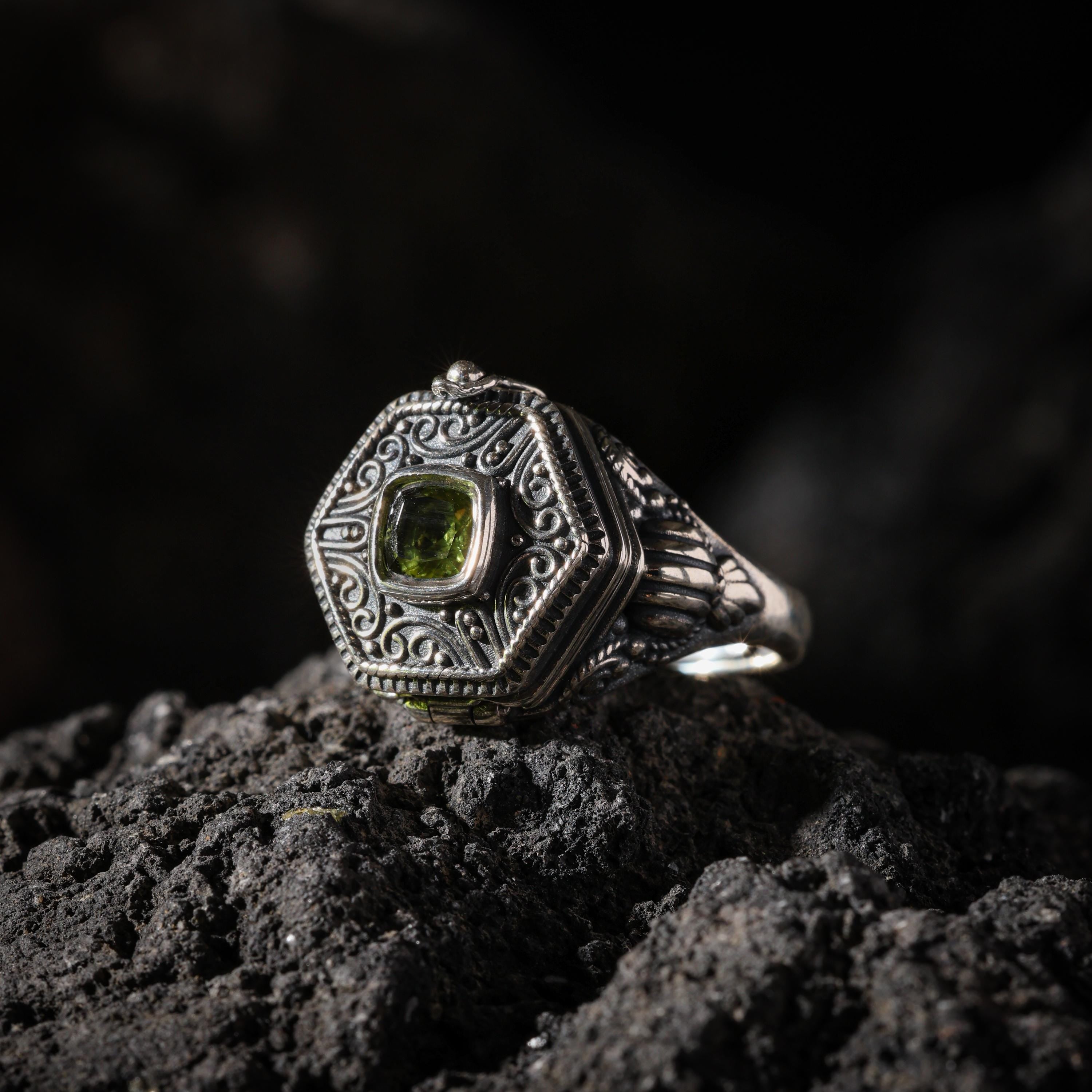 AURA DEER Peridot Gawu Box Ring Sterling Silver Adjustable Locket Ring
