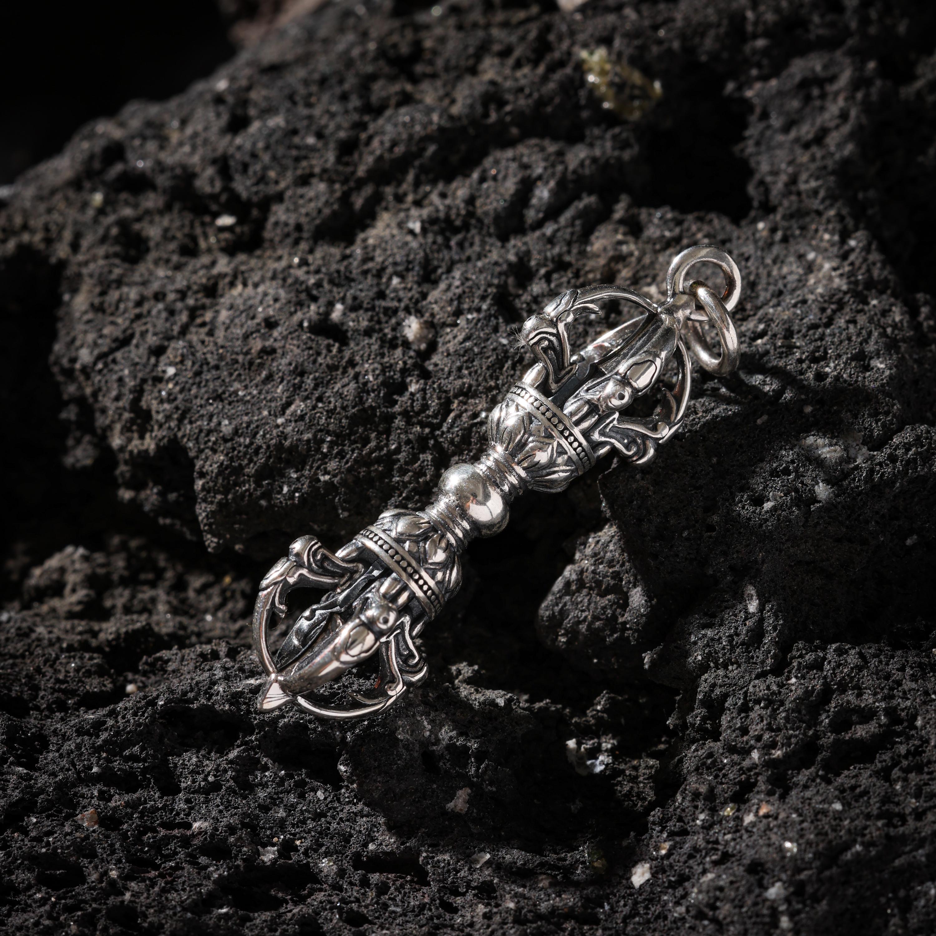 AURA DEER Three-Dimensional Vajra Pendant Sterling Silver Tibetan Amulet