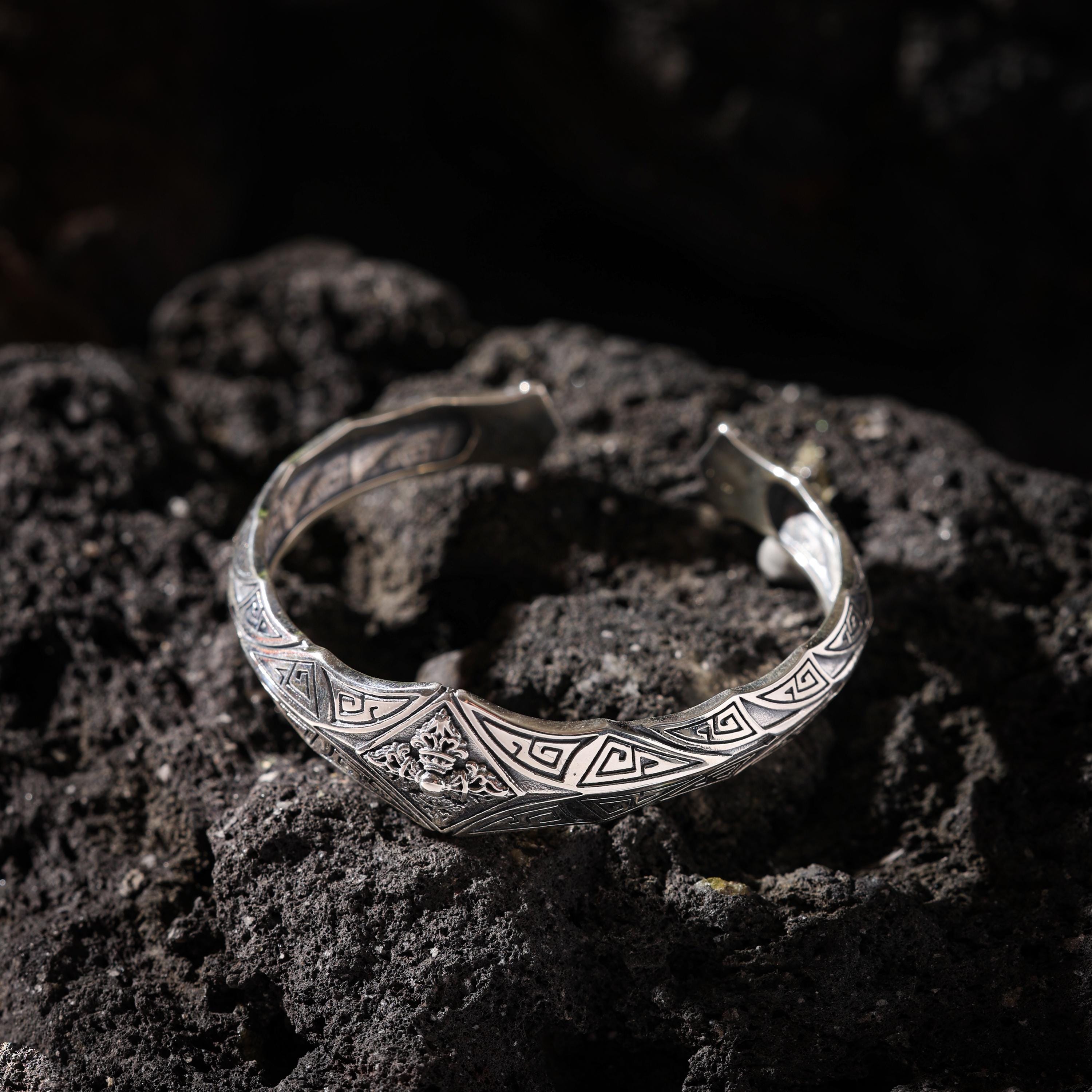 AURA DEER Vajra Open Cuff Bracelet S925 Sterling Silver Tibetan Amulet
