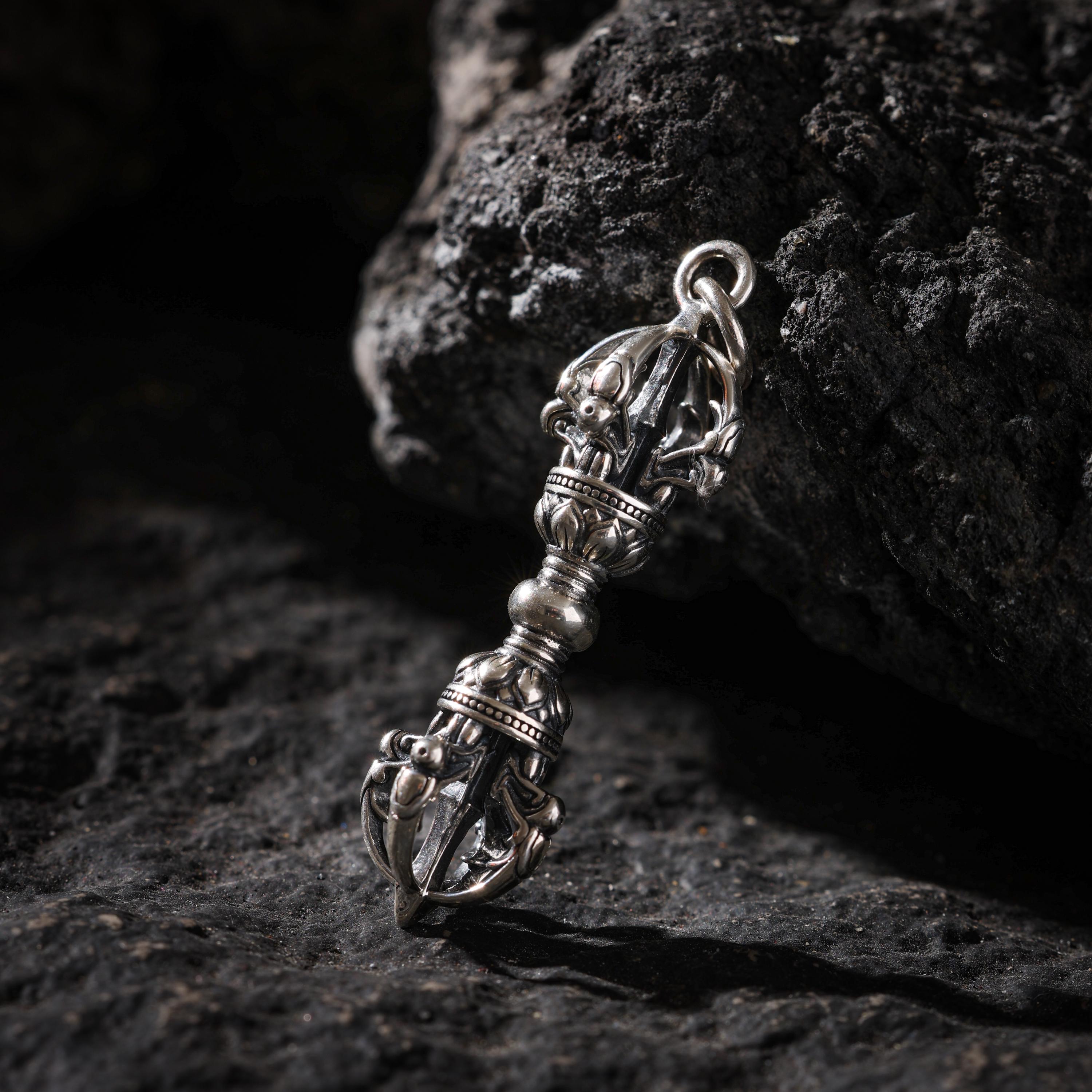 AURA DEER Three-Dimensional Vajra Pendant Sterling Silver Tibetan Amulet