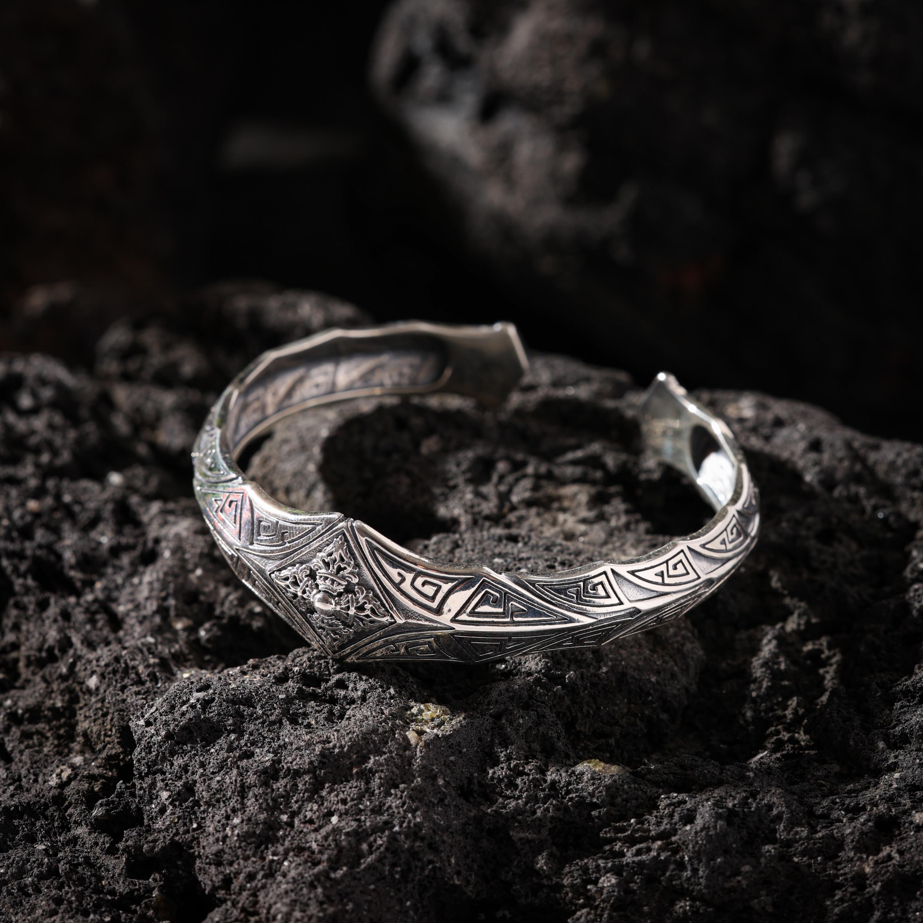 AURA DEER Vajra Open Cuff Bracelet S925 Sterling Silver Tibetan Amulet
