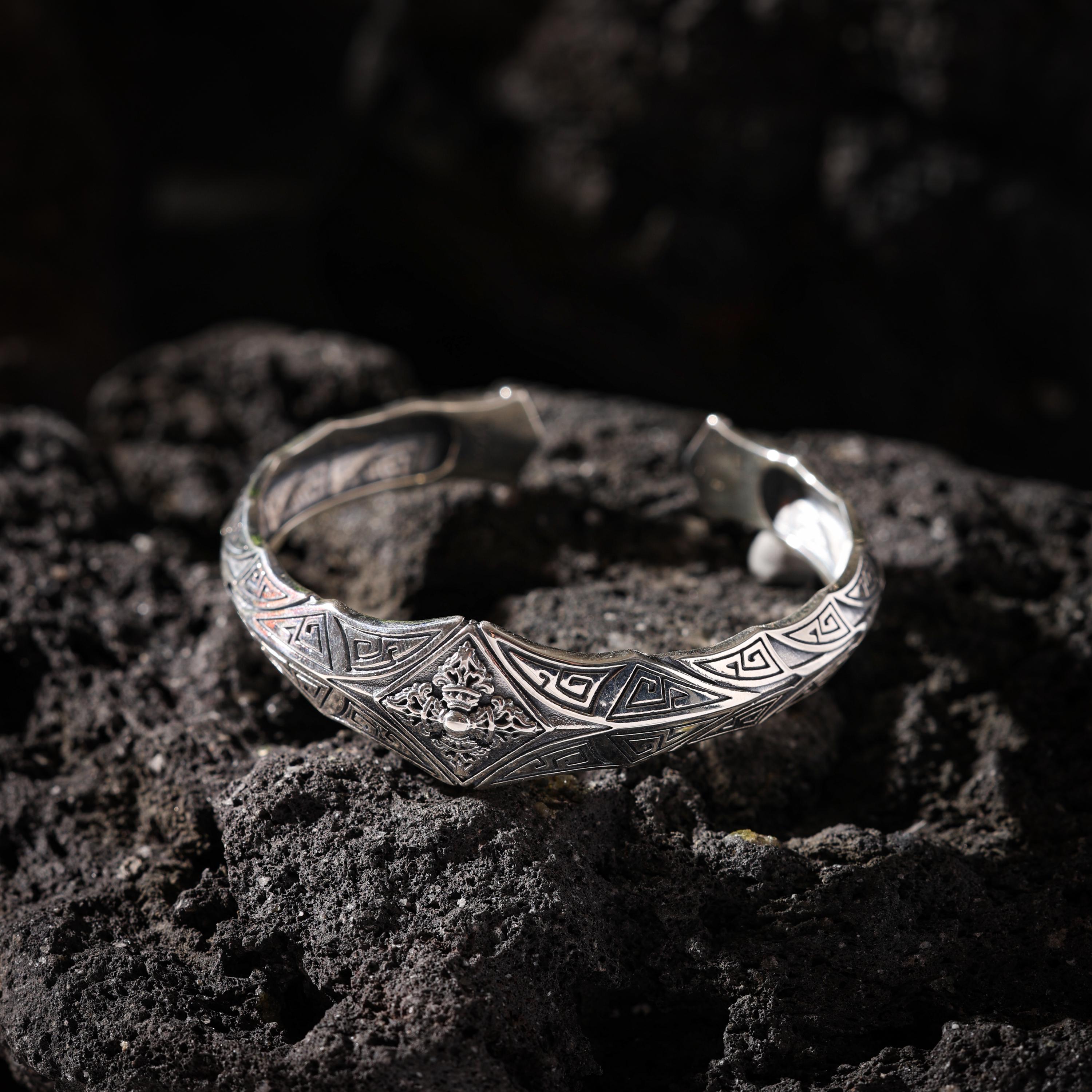 AURA DEER Vajra Open Cuff Bracelet S925 Sterling Silver Tibetan Amulet