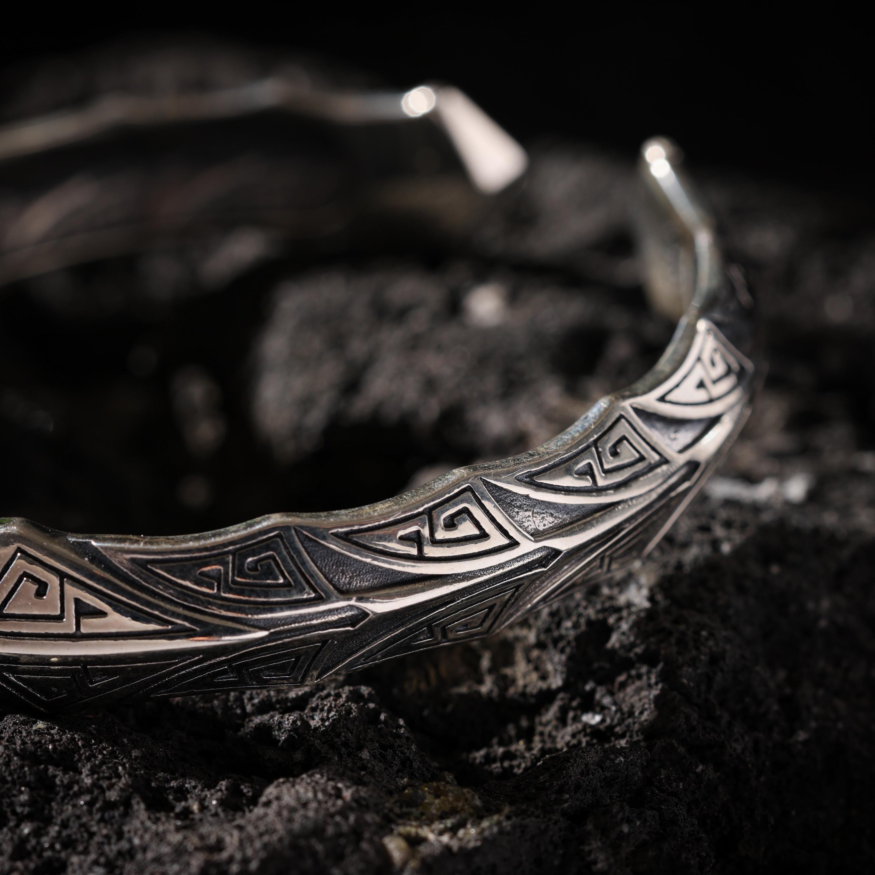 AURA DEER Vajra Open Cuff Bracelet S925 Sterling Silver Tibetan Amulet