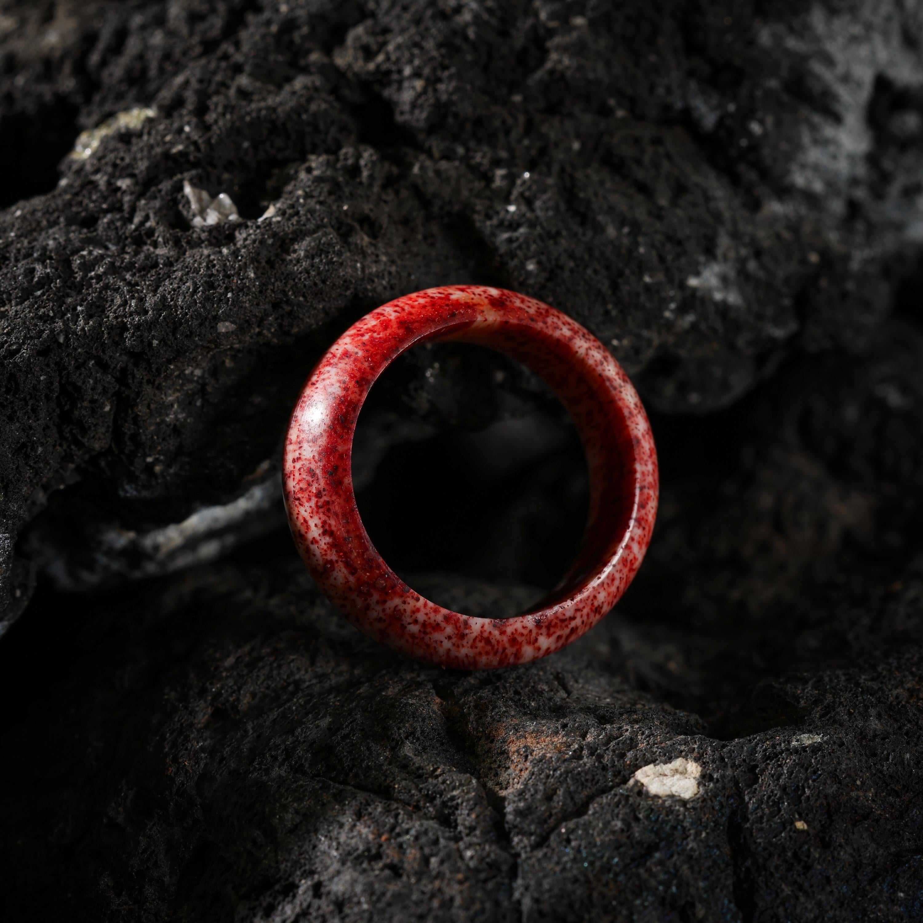 AURA DEER Crimson-Marbled Yak Bone Thumb Ring