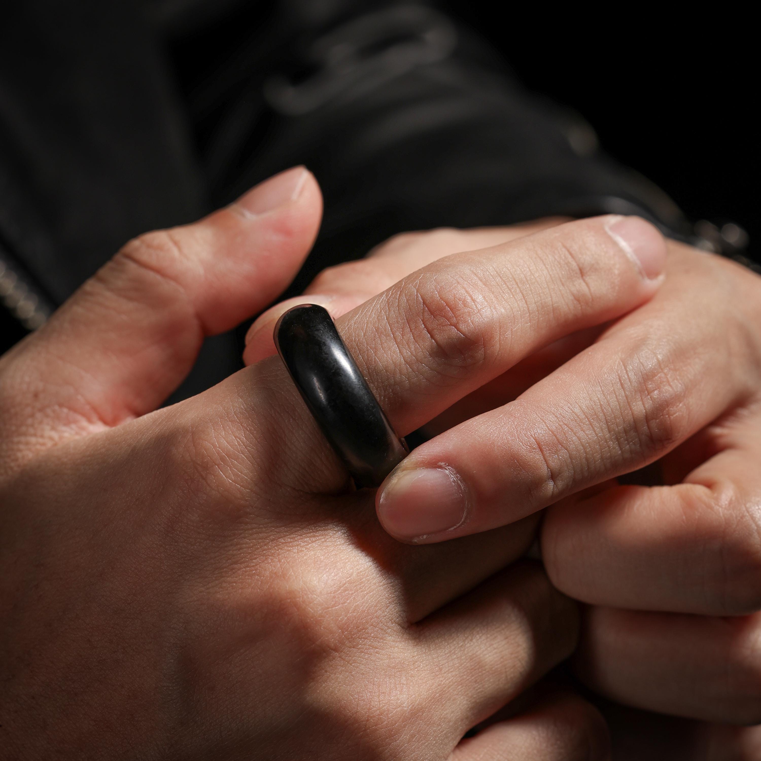 AURA DEER Yak Horn Thumb Ring