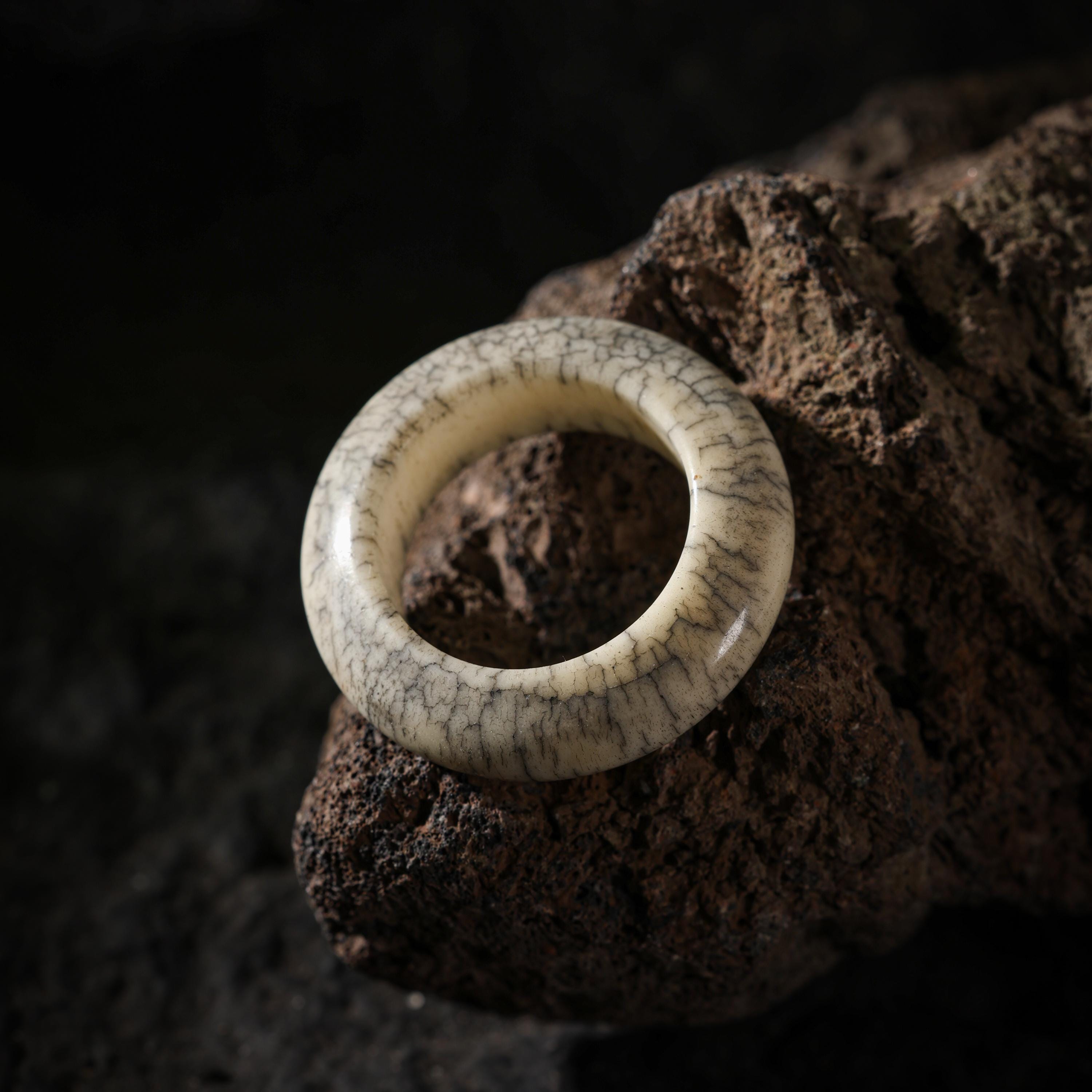 AURA DEER Weathered Yak Bone Thumb Ring