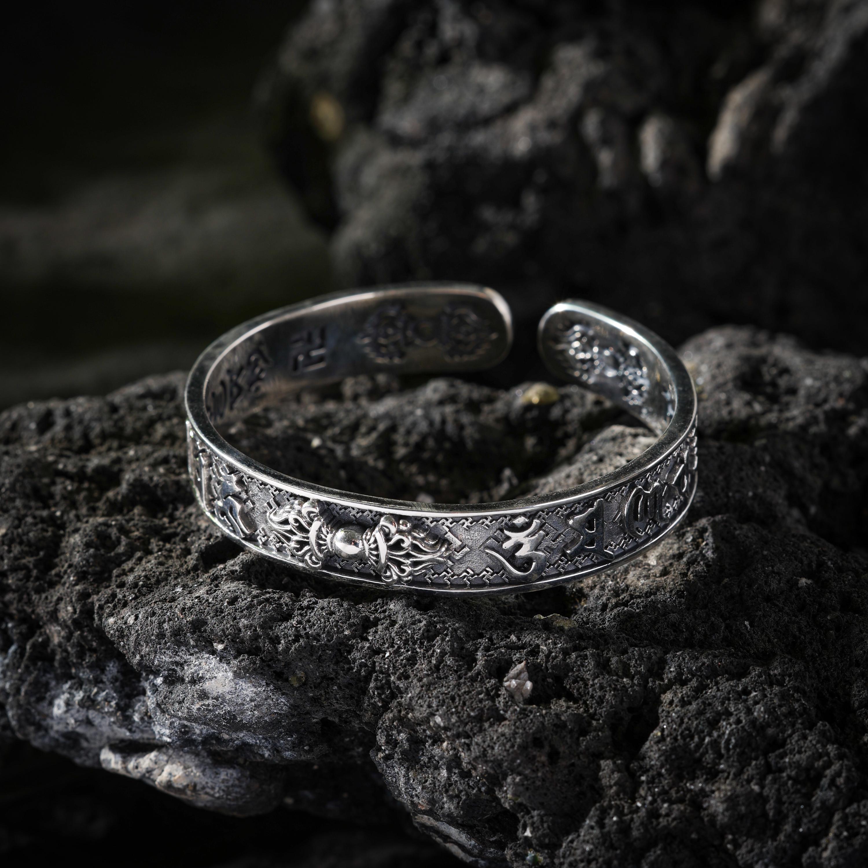 AURA DEER Vajra Six-Word Mantra Sterling Silver Cuff Bracelet
