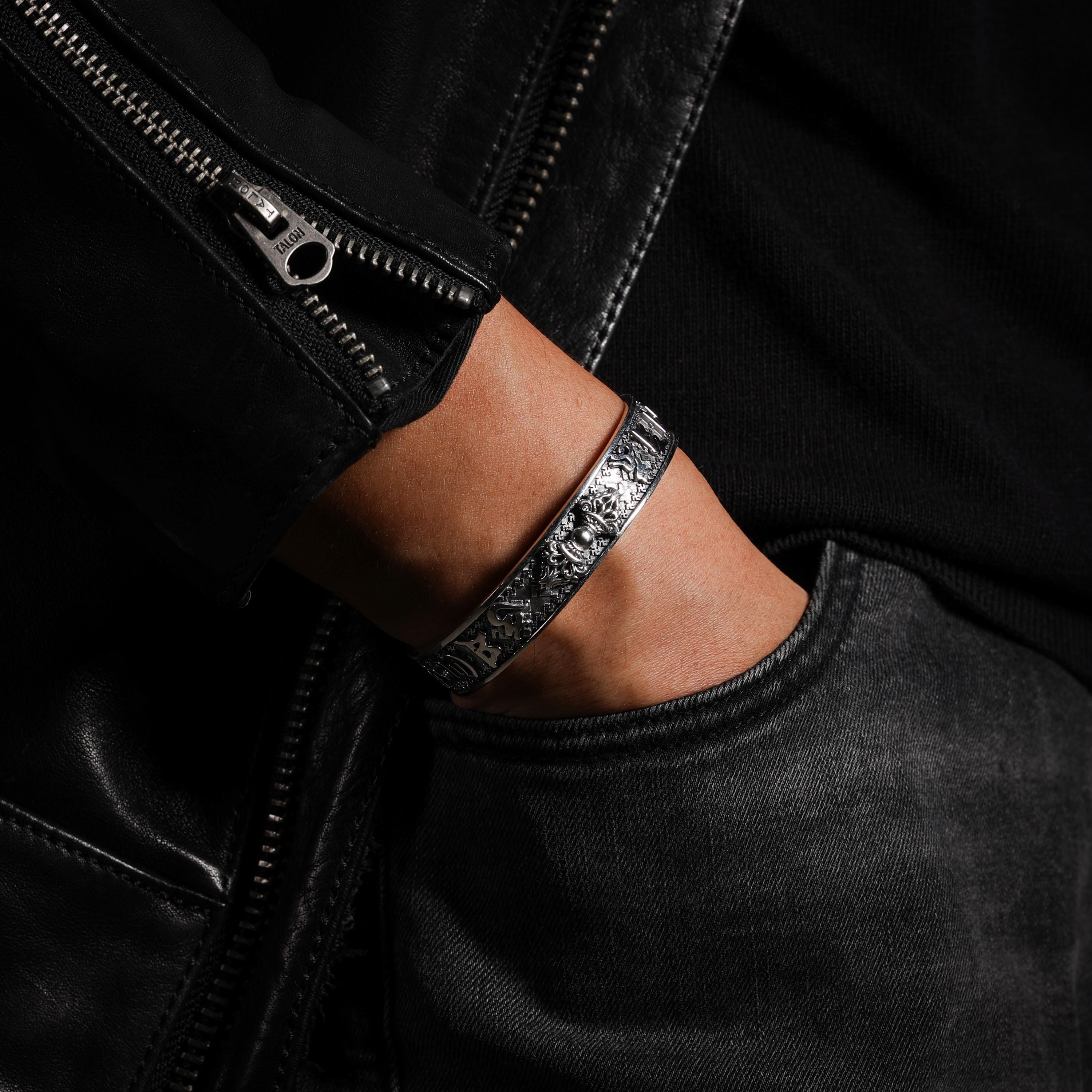 AURA DEER Vajra Six-Word Mantra Sterling Silver Cuff Bracelet