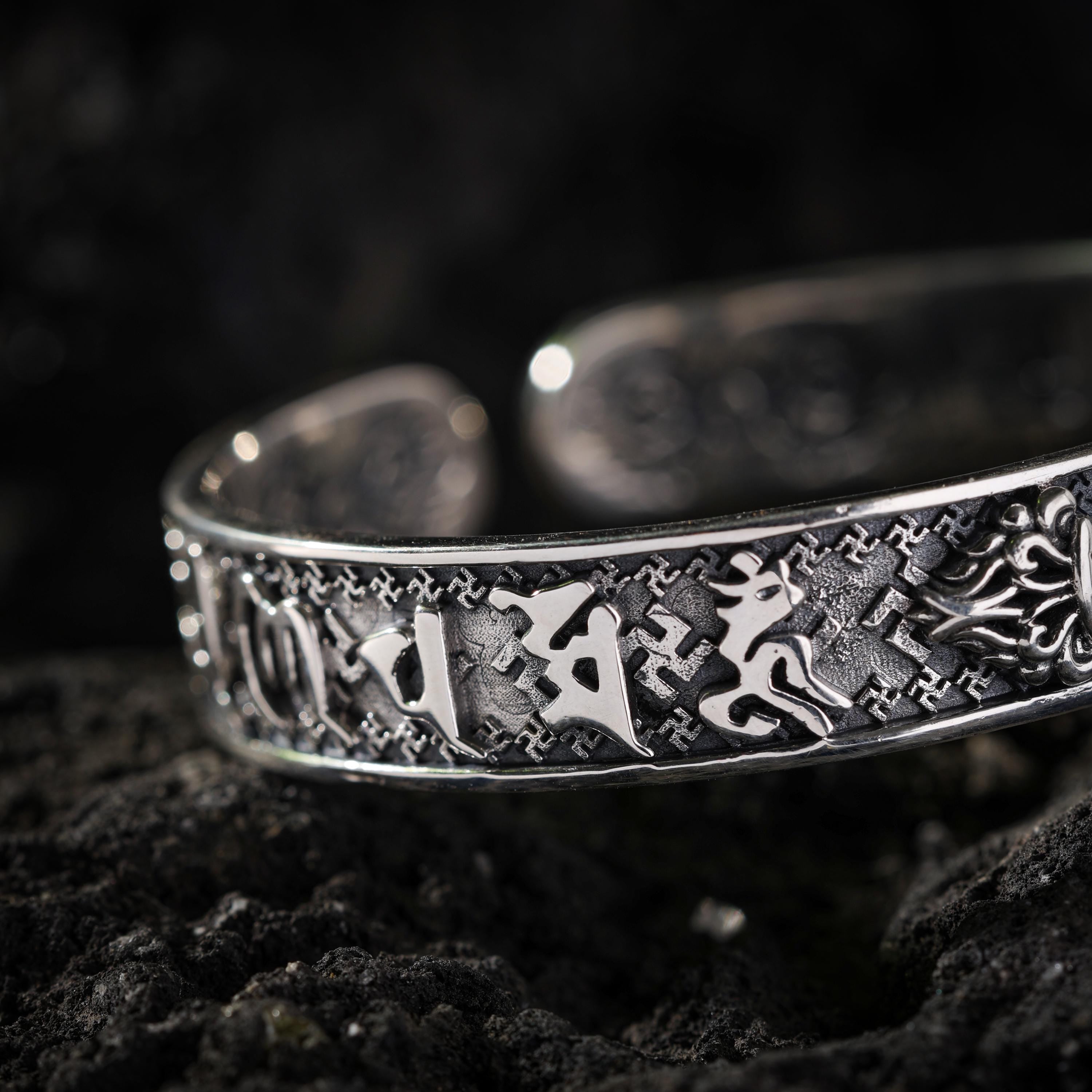 AURA DEER Vajra Six-Word Mantra Sterling Silver Cuff Bracelet