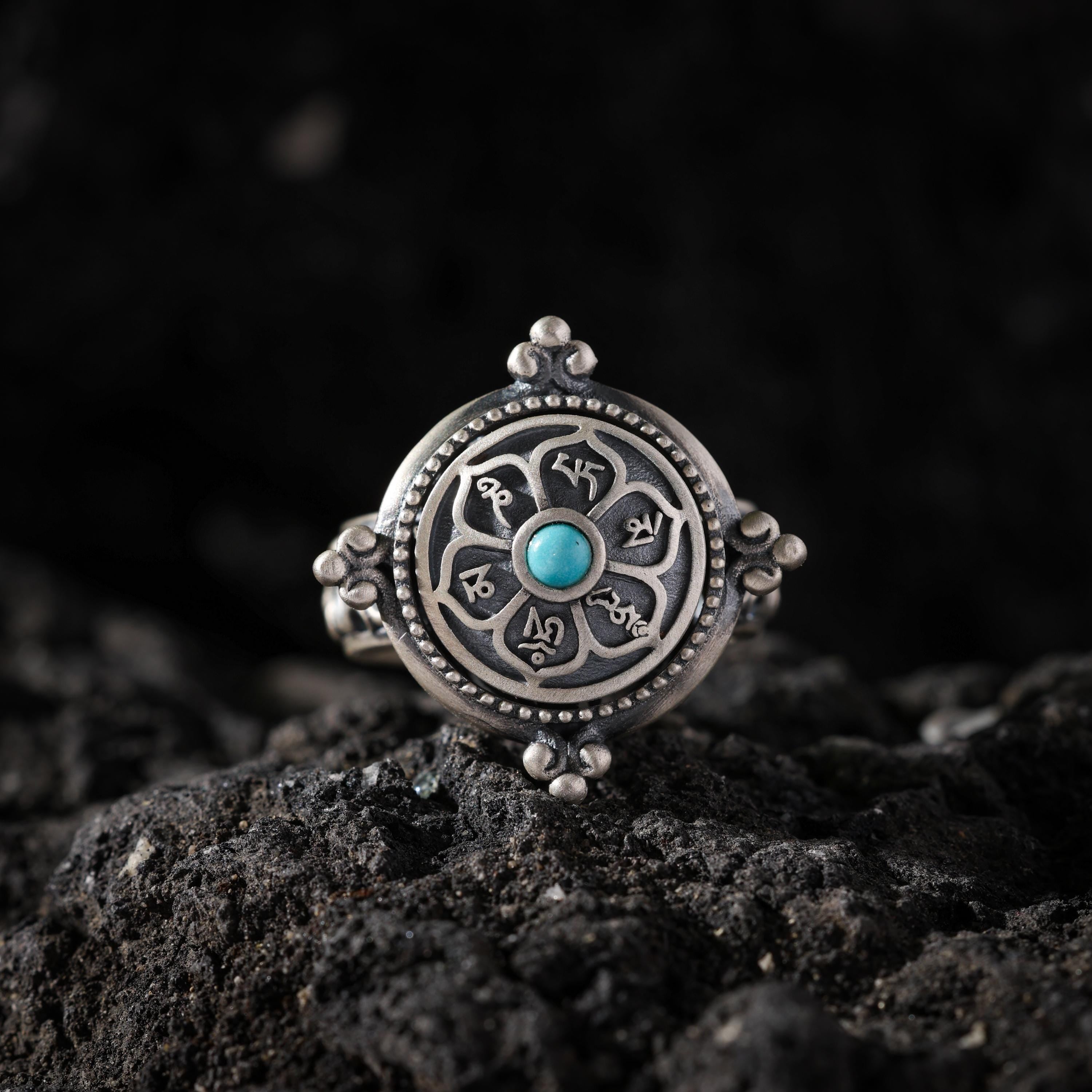 AURA DEER Six-Word Mantra Turquoise Rotating Sterling Silver Ring