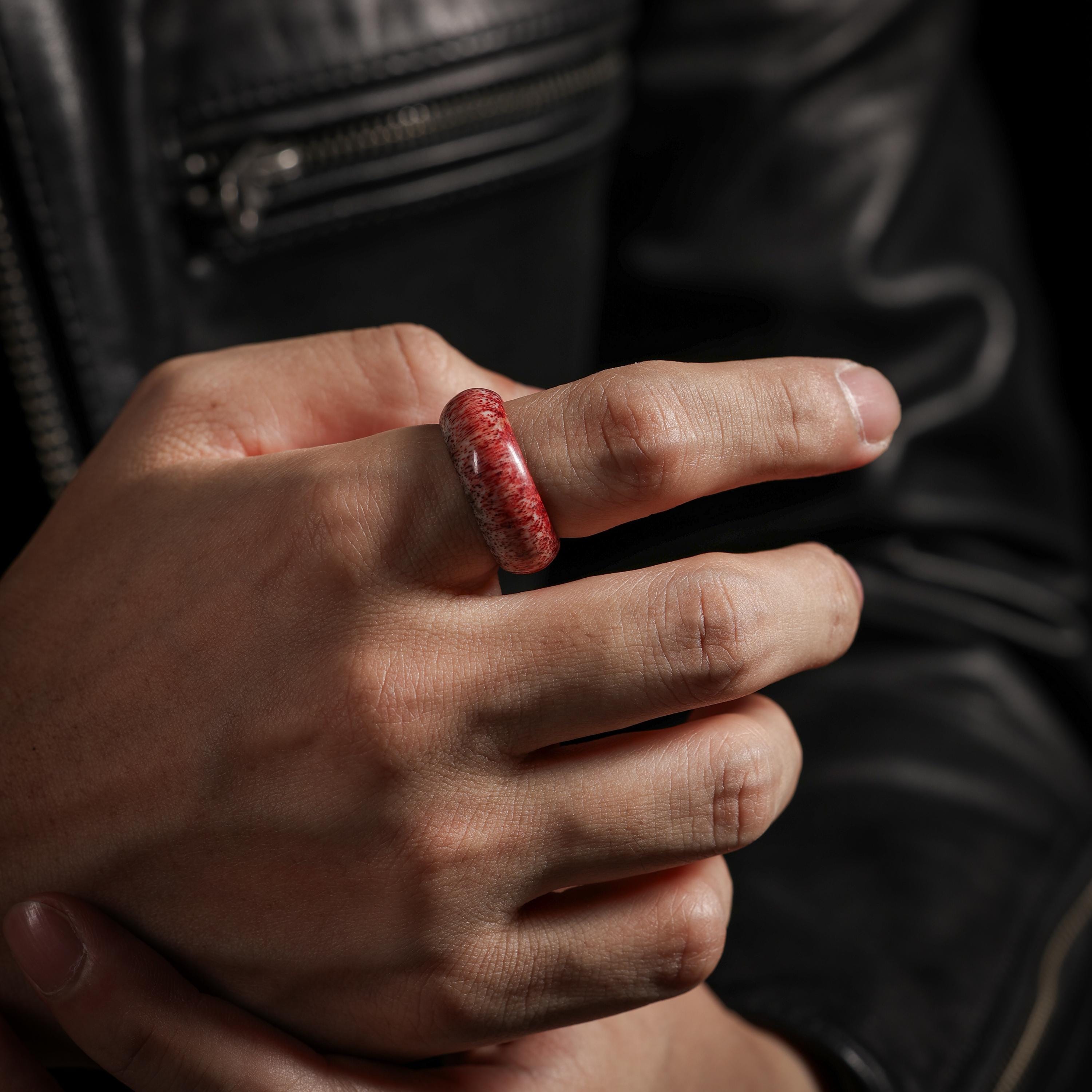 AURA DEER Crimson-Marbled Yak Bone Thumb Ring