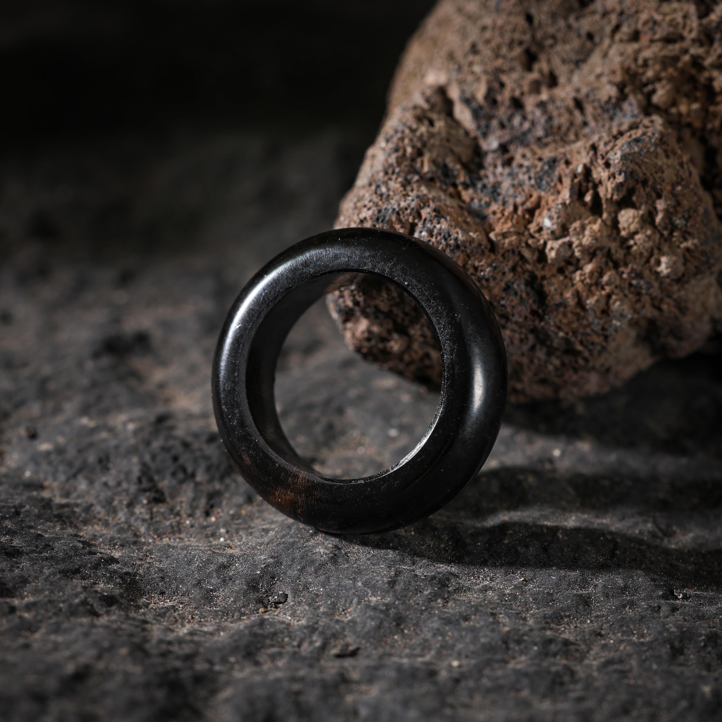 AURA DEER Yak Horn Thumb Ring