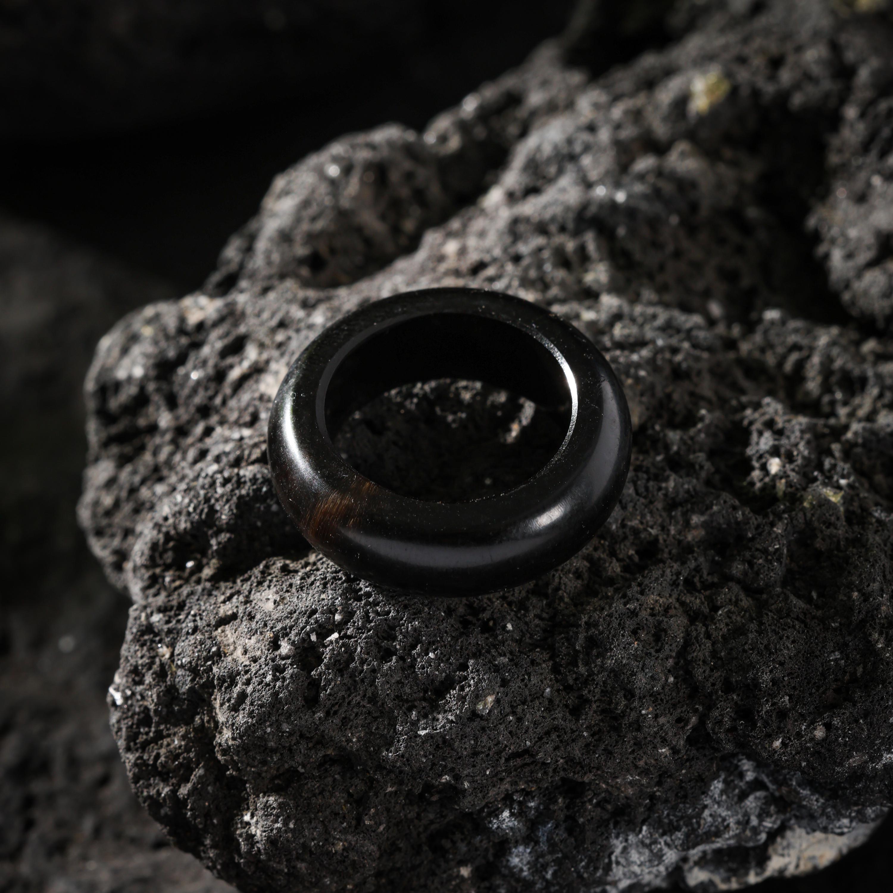 AURA DEER Yak Horn Thumb Ring