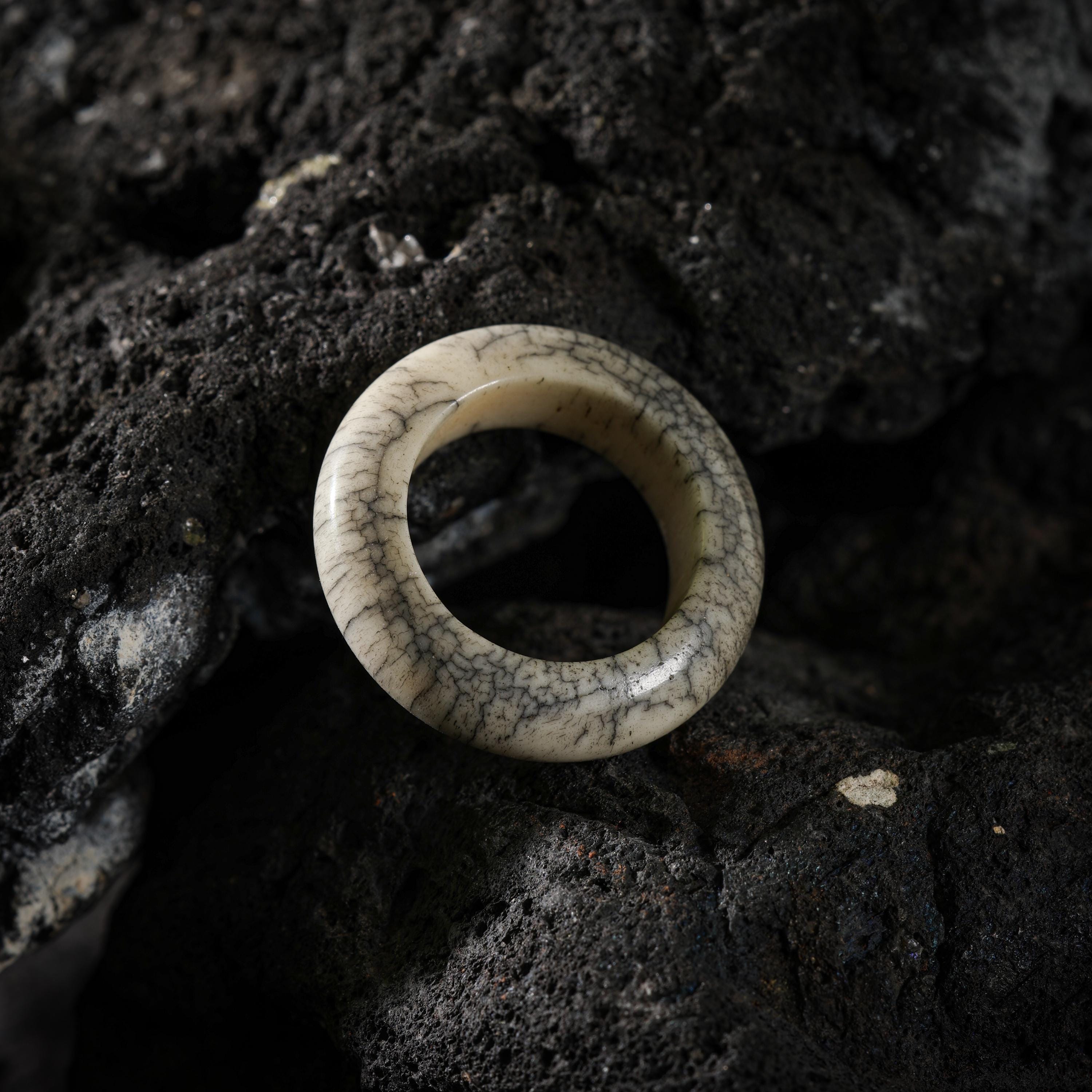 AURA DEER Weathered Yak Bone Thumb Ring