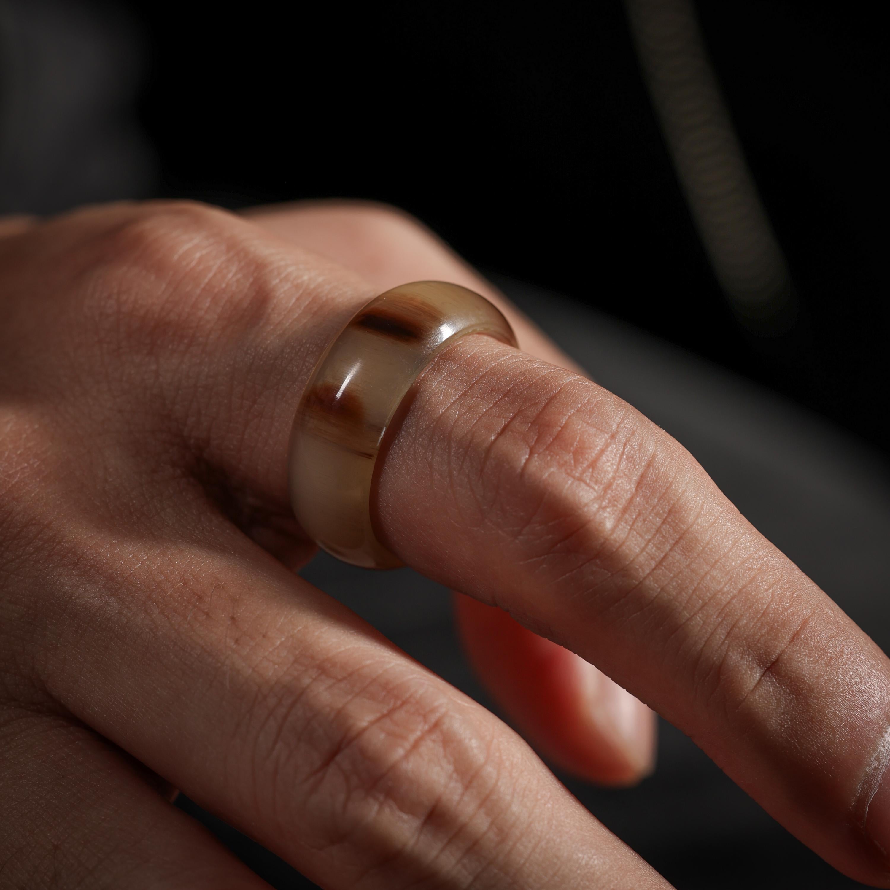 AURA DEER Yak Horn Thumb Ring