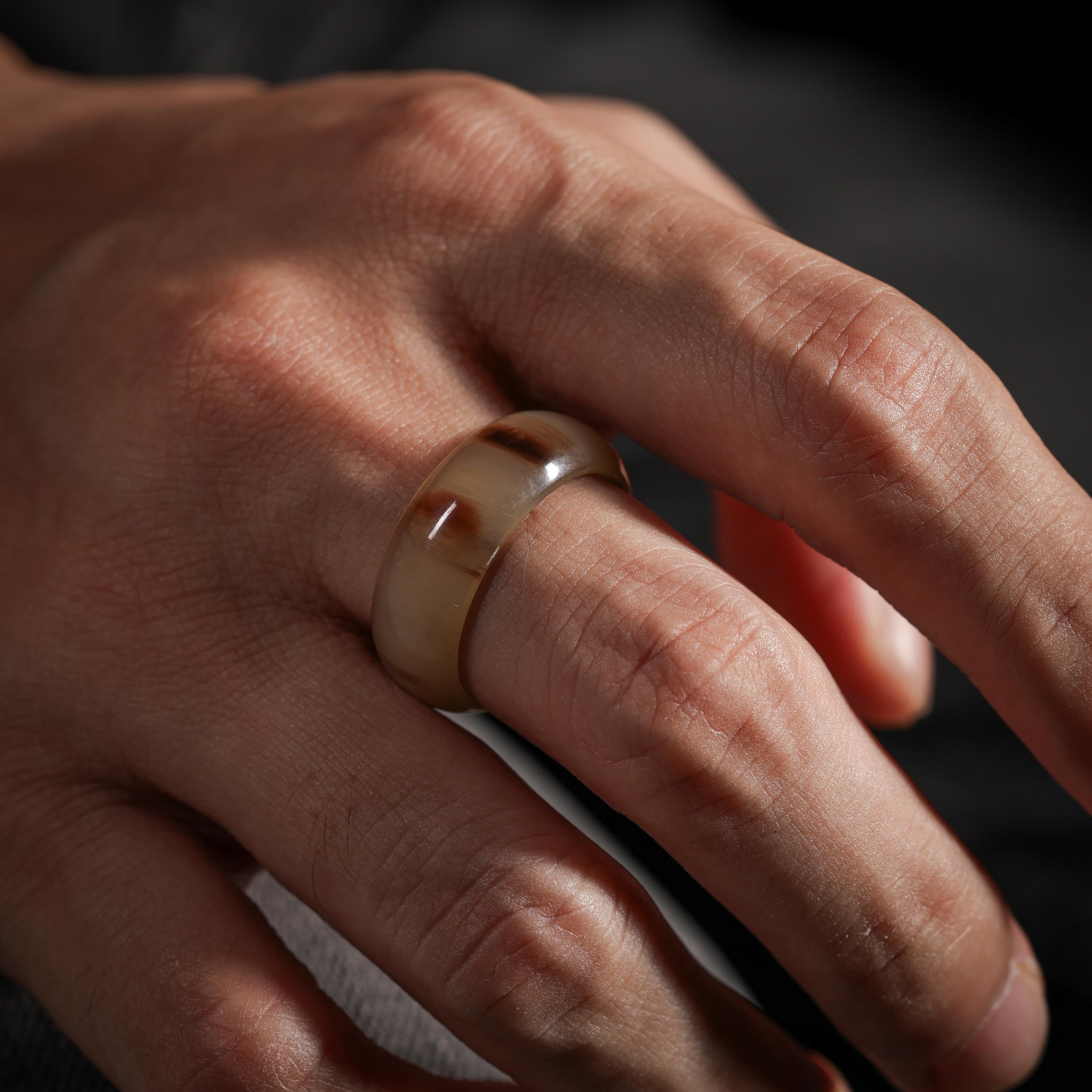 AURA DEER Yak Horn Thumb Ring