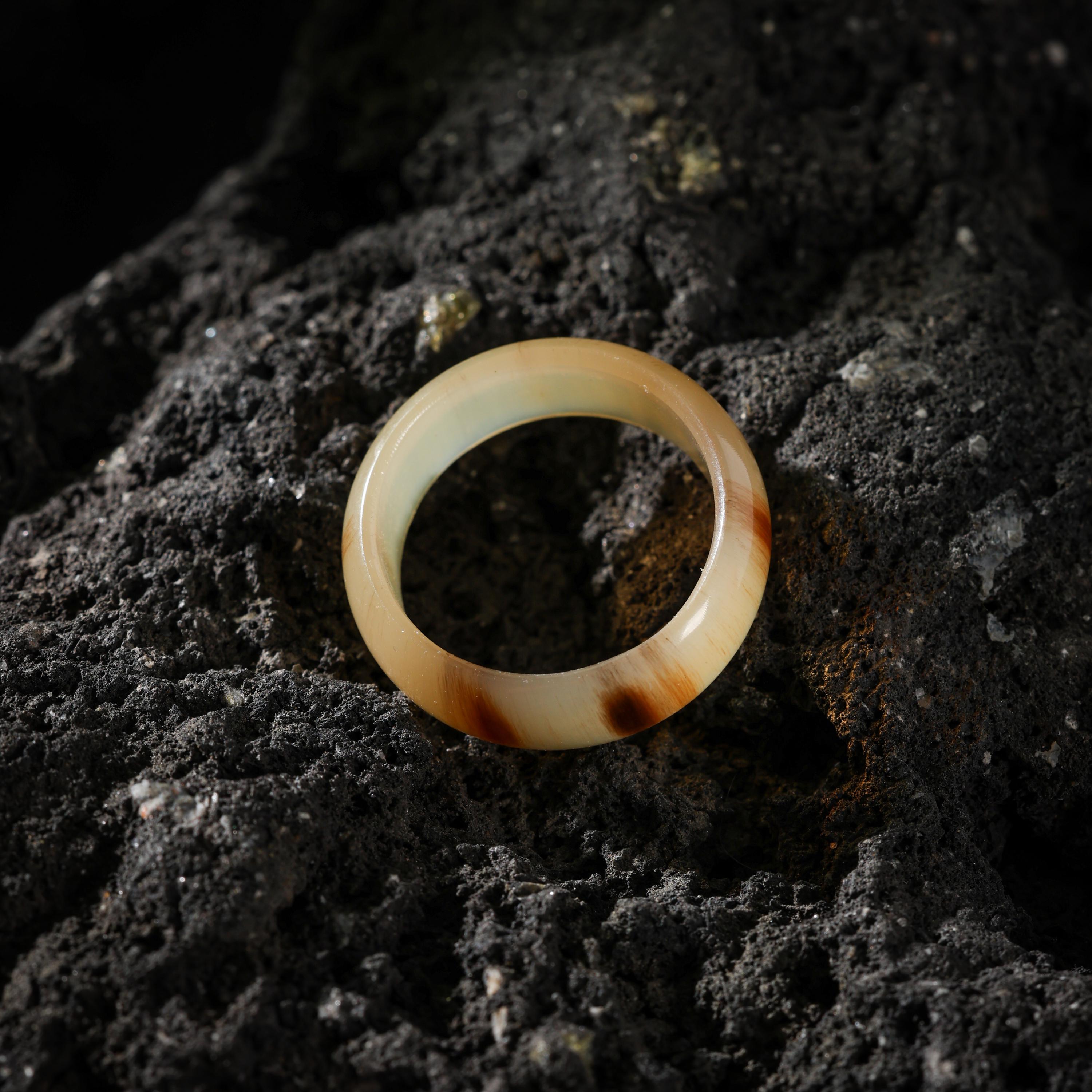 AURA DEER Yak Horn Thumb Ring