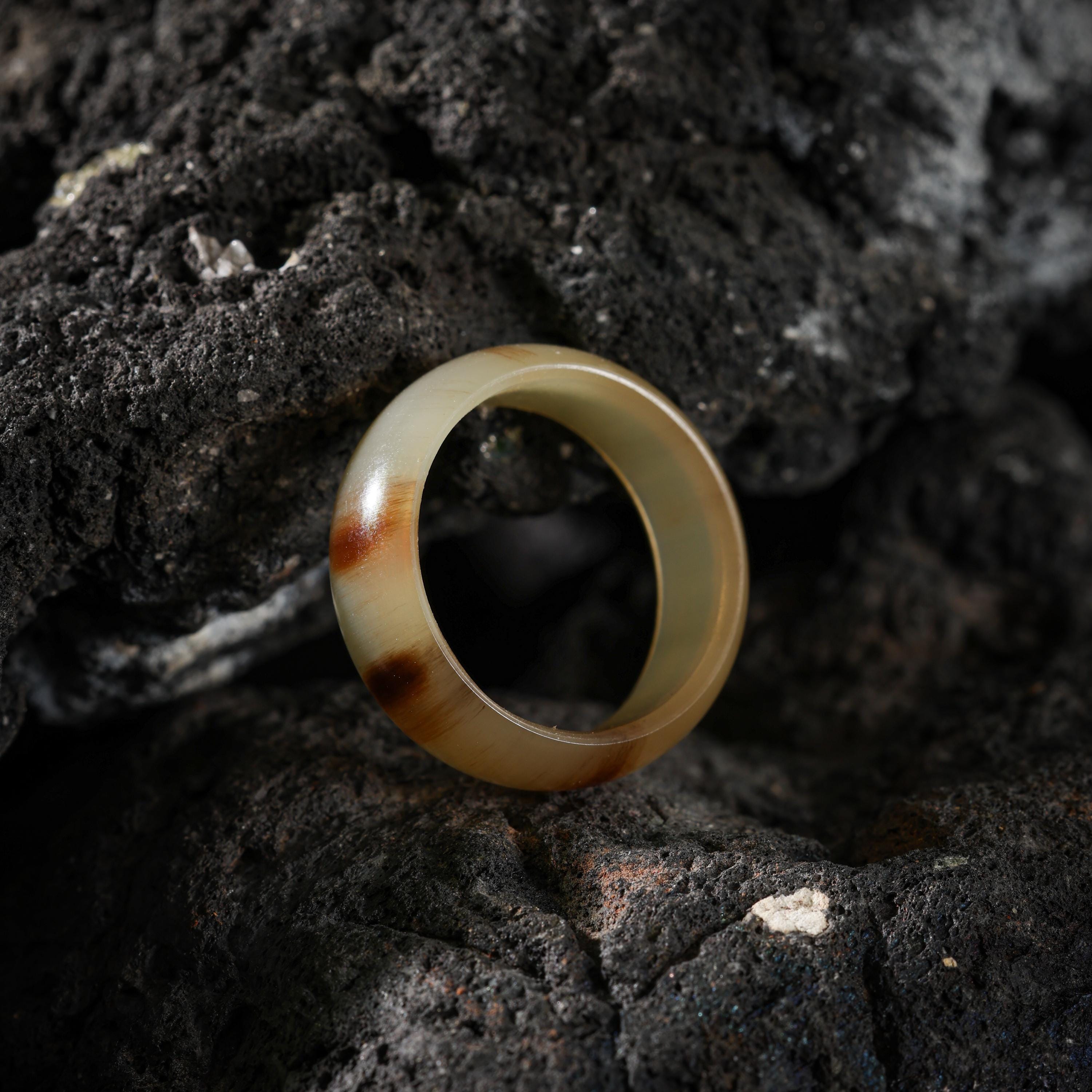 AURA DEER Yak Horn Thumb Ring