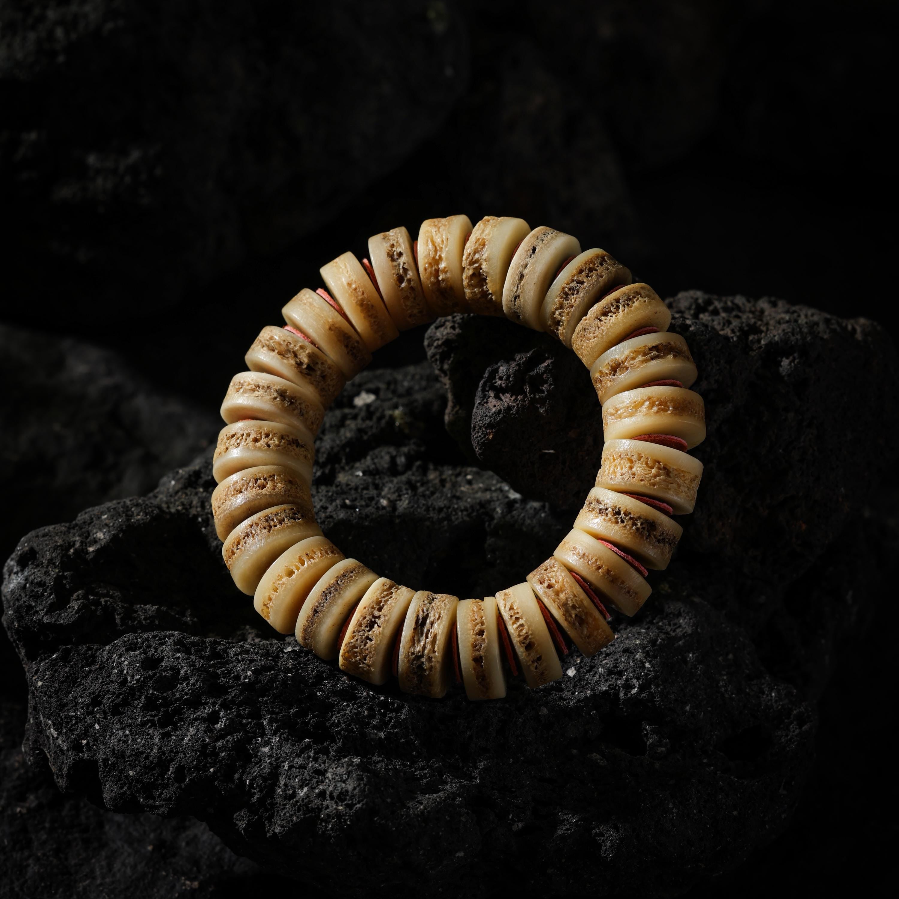 AURA DEER Large-Cut Natural Yak Bone Bracelet