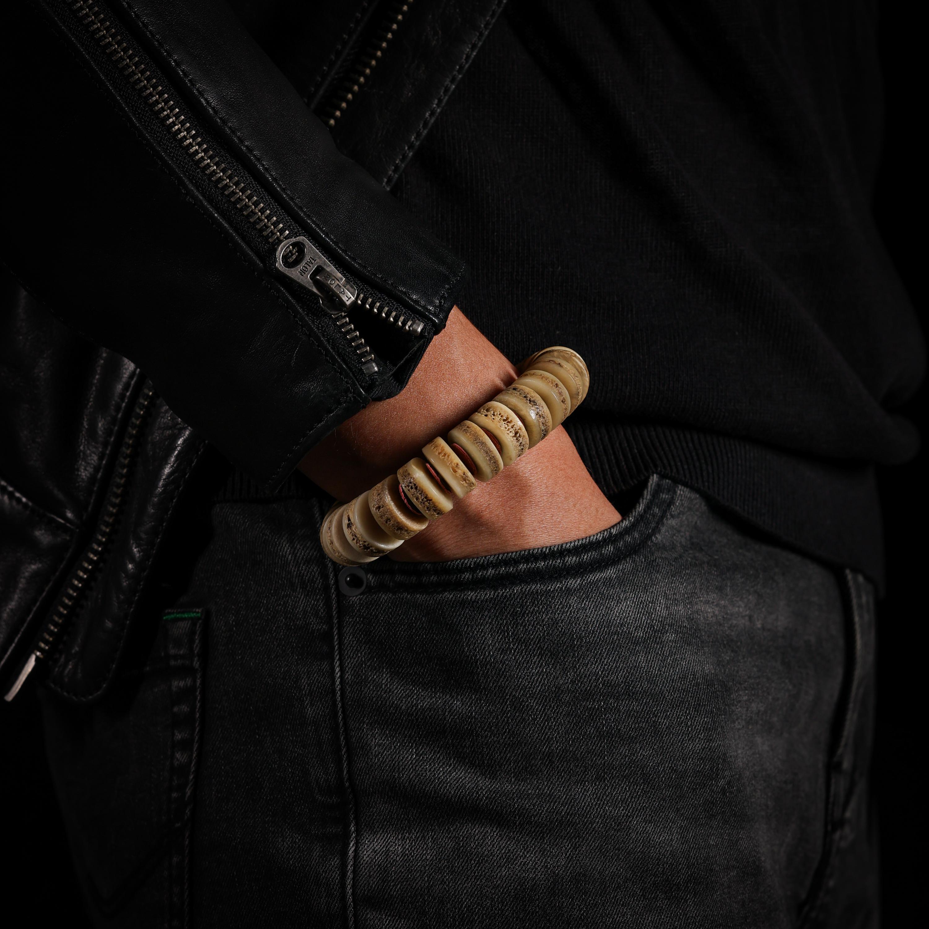 AURA DEER Large-Cut Natural Yak Bone Bracelet