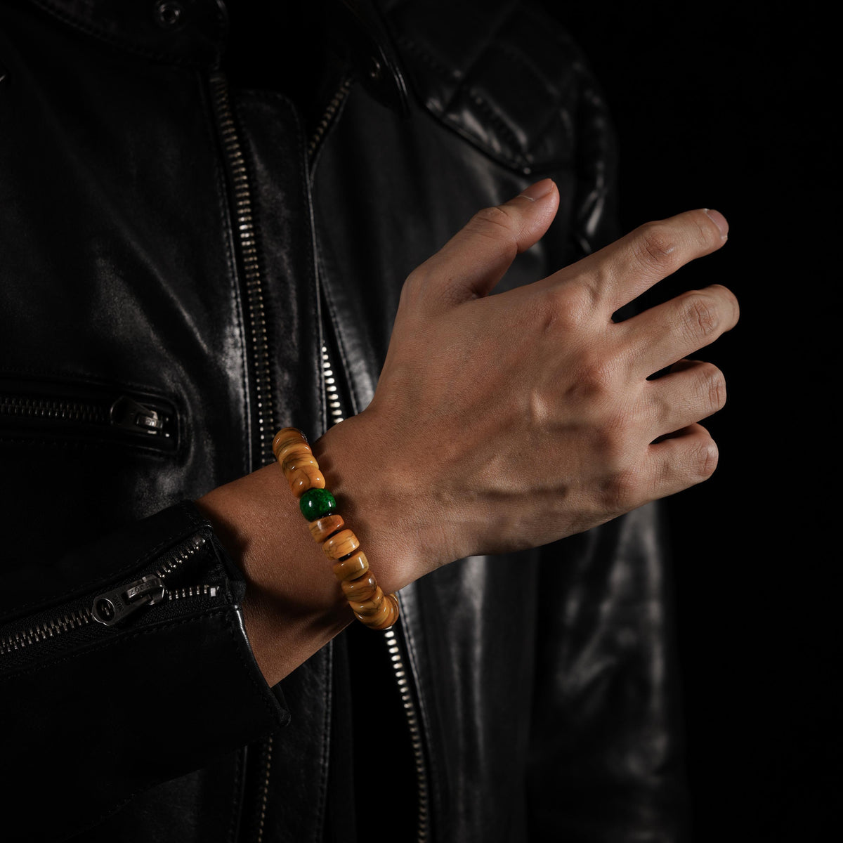 AURA DEER Thin-Cut Yak Bone Rondelle Bracelet with Turquoise