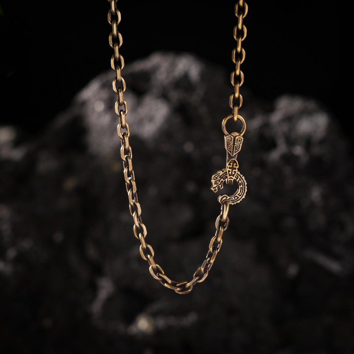 AURA DEER Kui Dragon Brass Faceted Rolo Chain Necklace