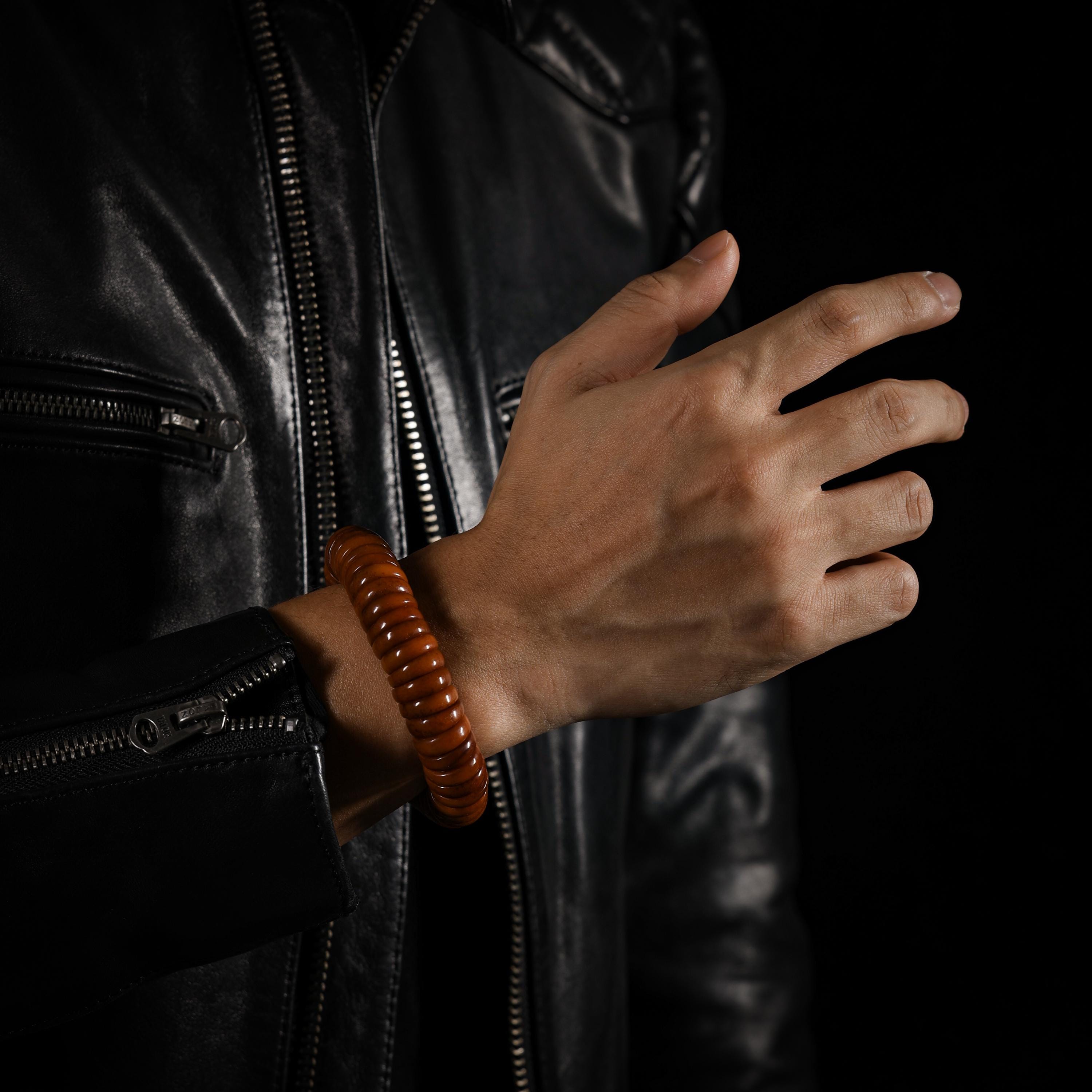 AURA DEER Thin-Cut Yak Bone Rondelle Beaded Bracelet