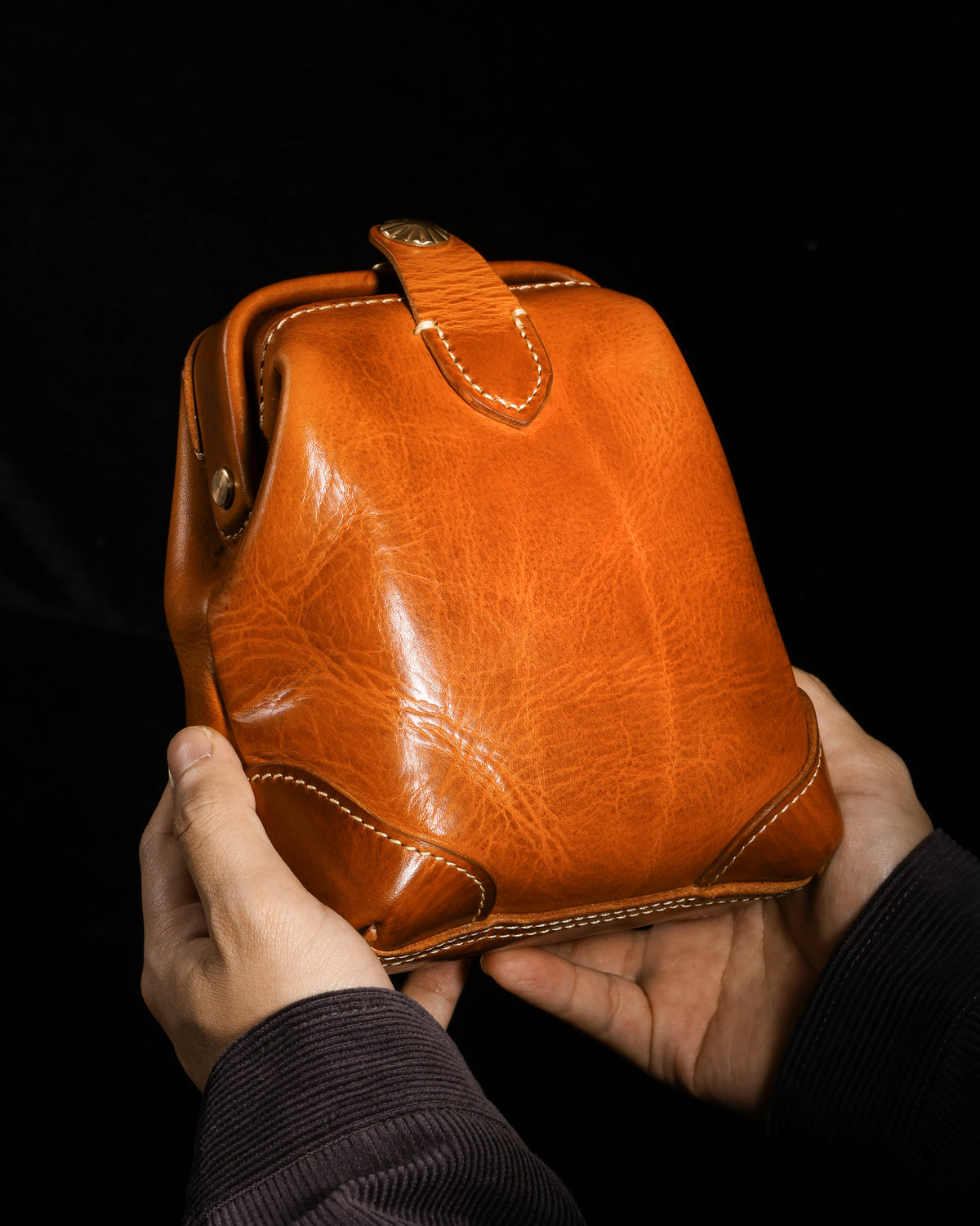 Borsa in pelle conciata al vegetale-15